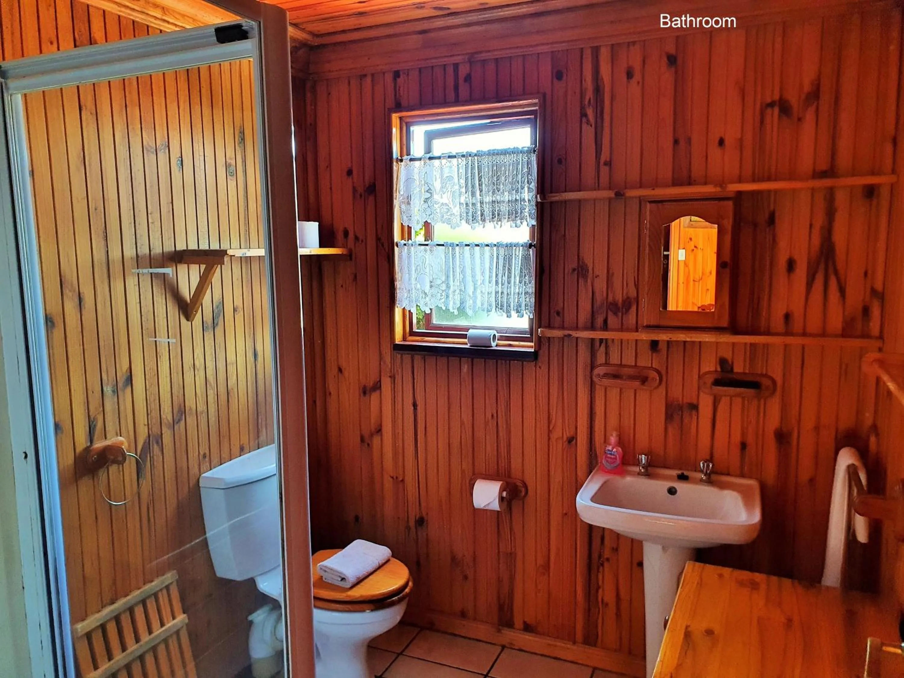 Bathroom in Lakeside Accommodation