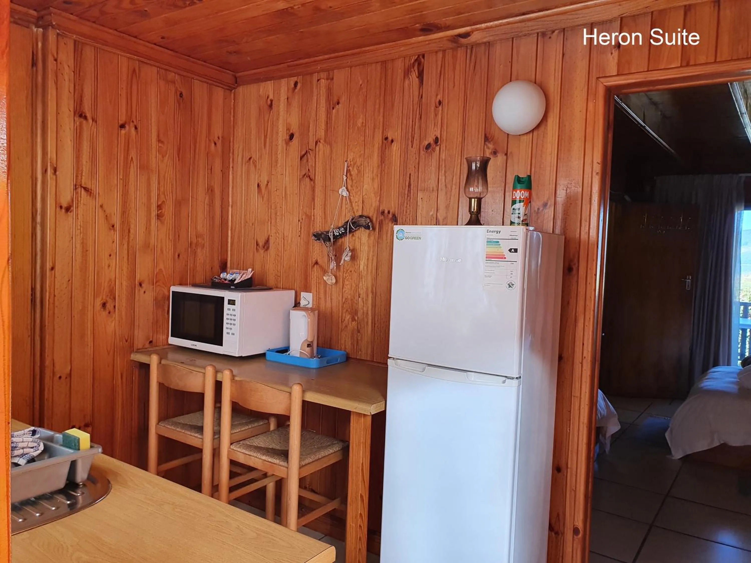 Kitchen or kitchenette in Lakeside Accommodation