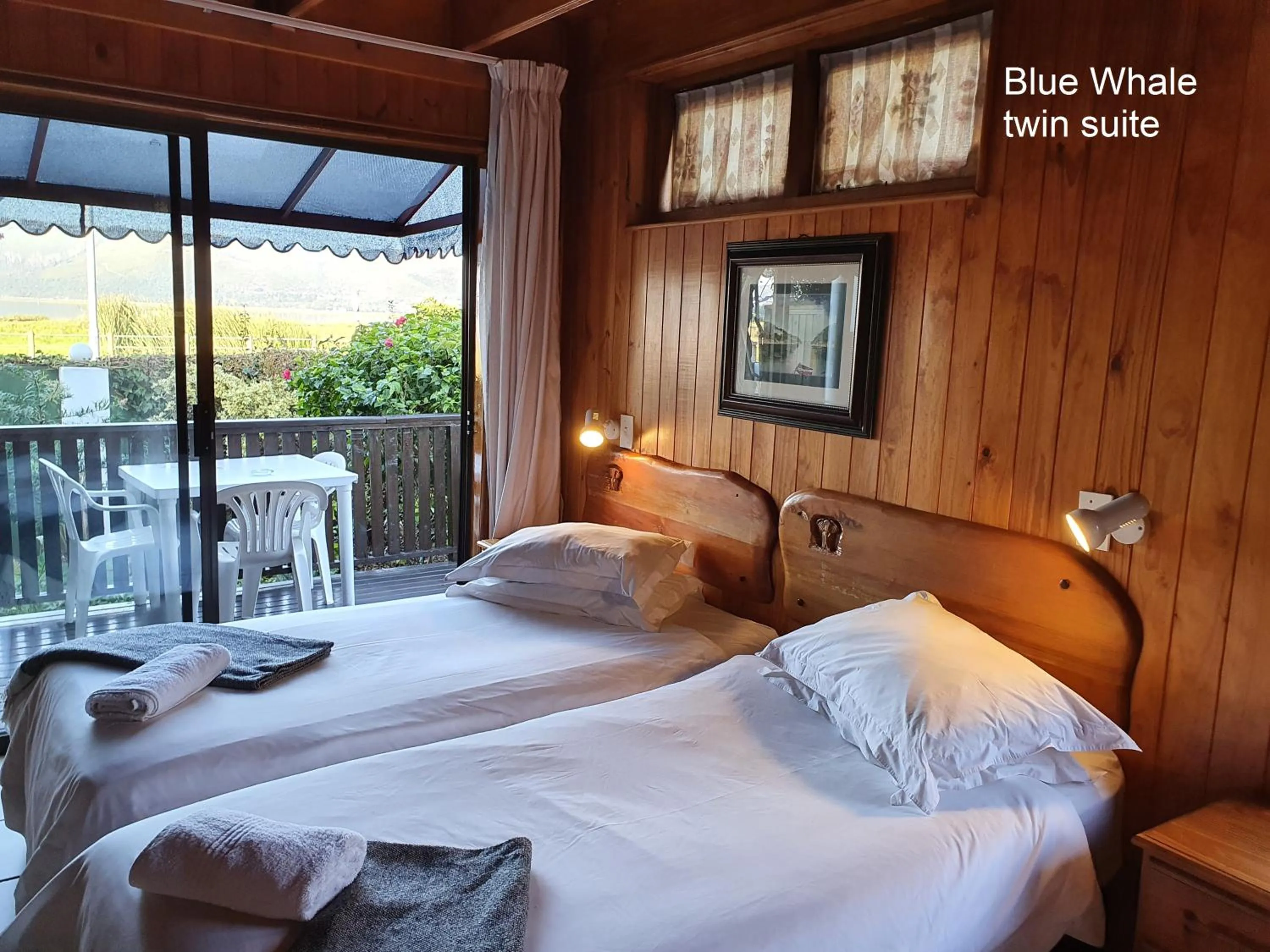 Bed in Lakeside Accommodation