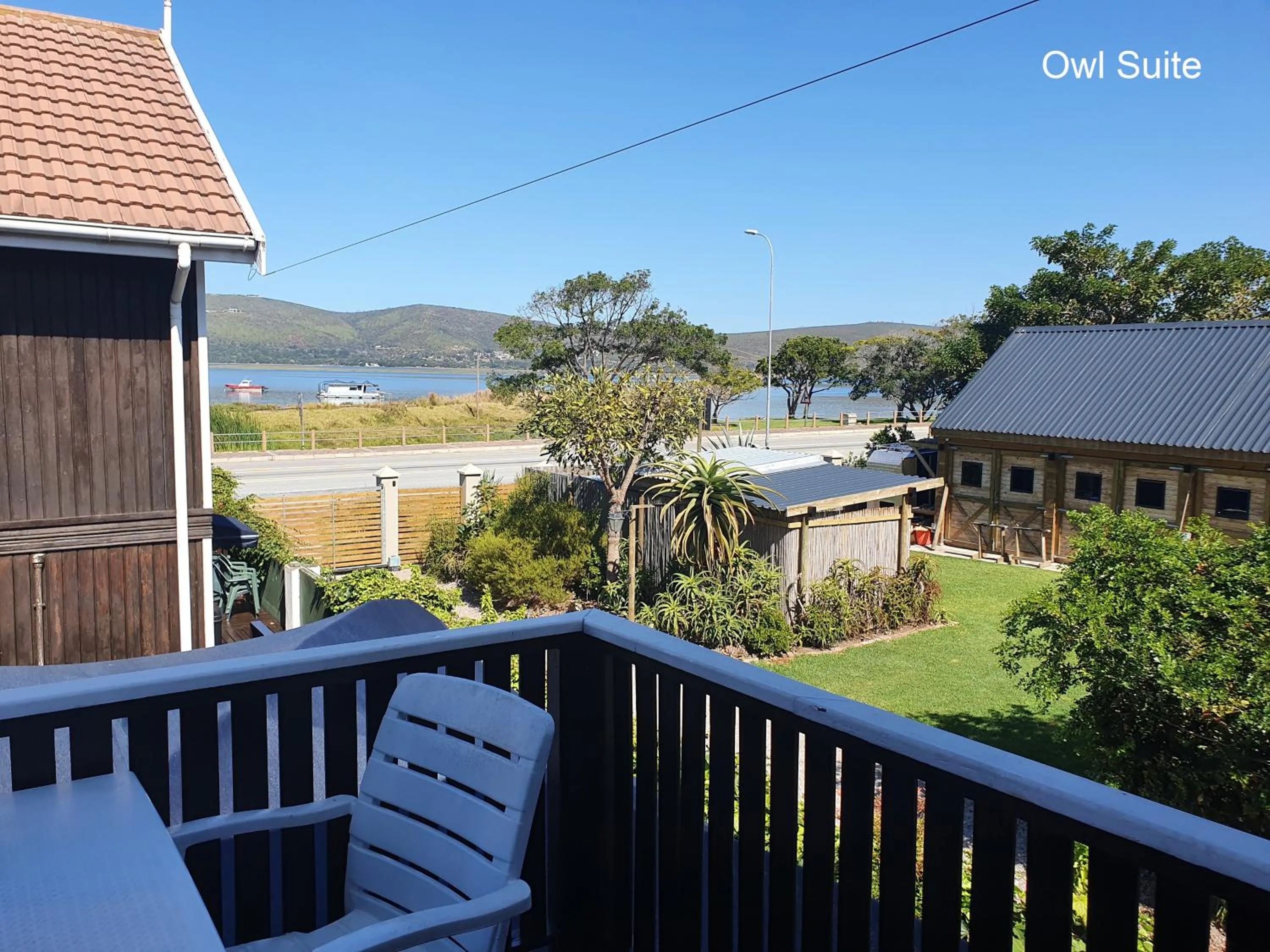 Balcony/Terrace in Lakeside Accommodation