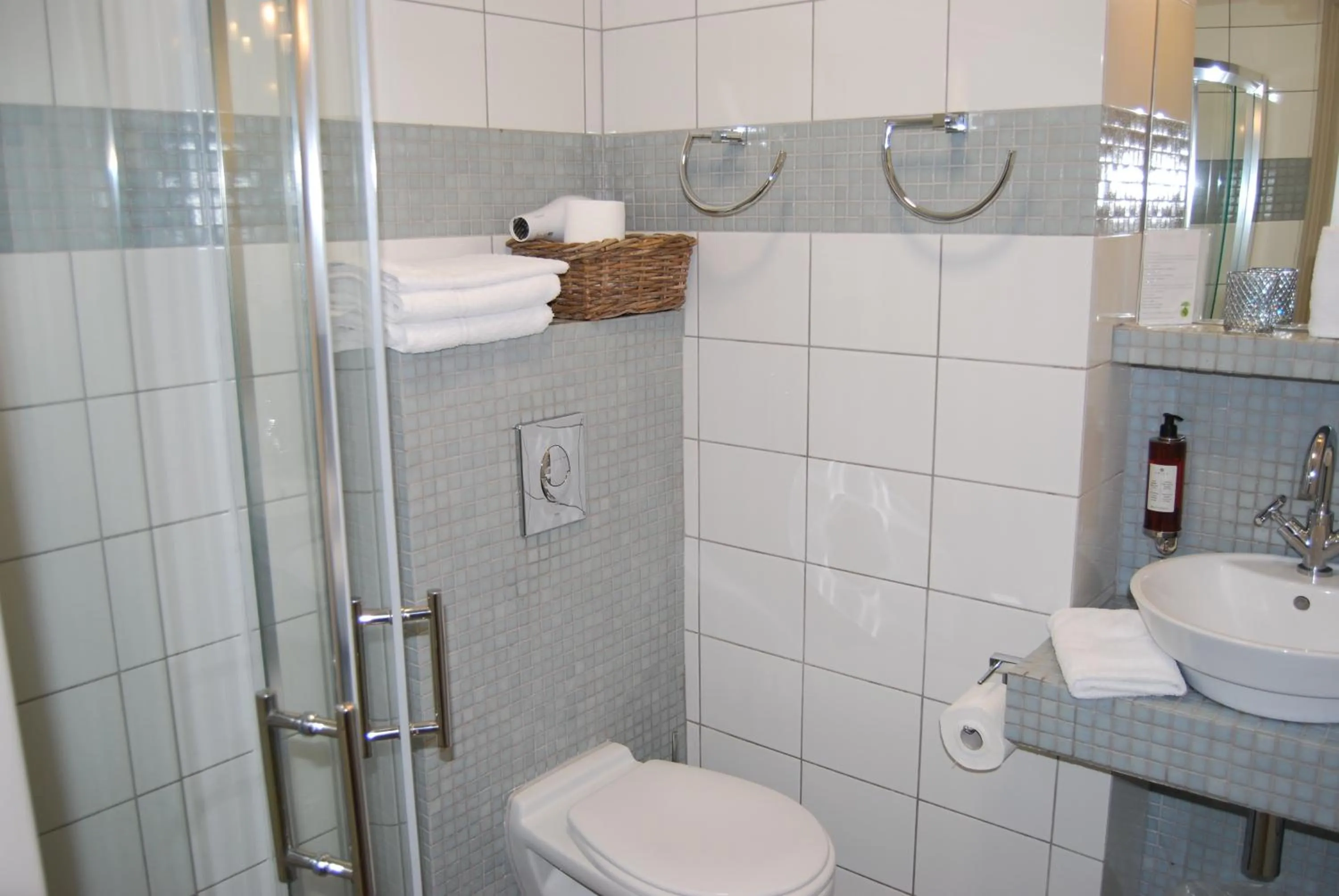 Shower in Villa Park Wisełka Spa & Wellness