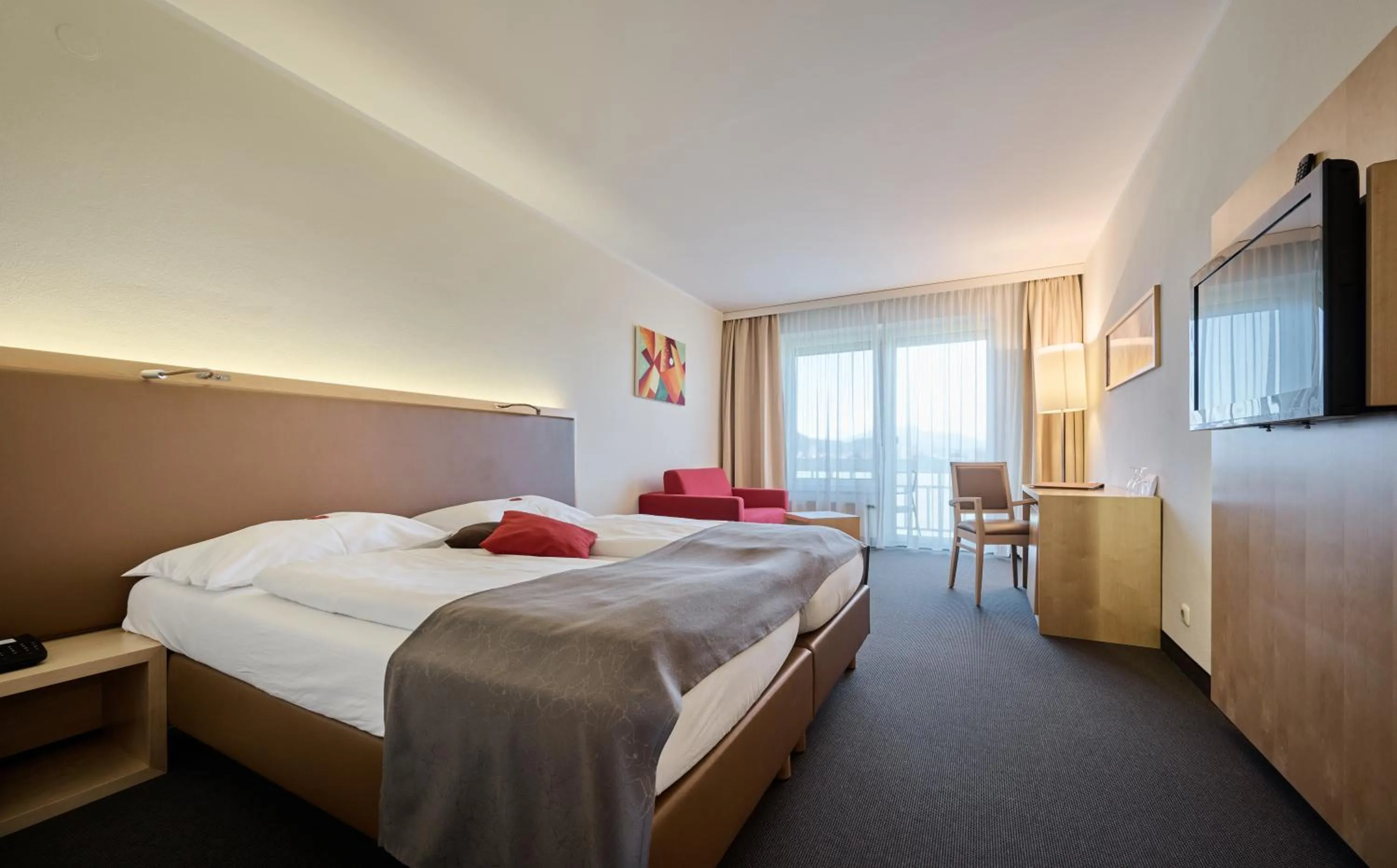 Photo of the whole room, Bed in Hotel Momentum