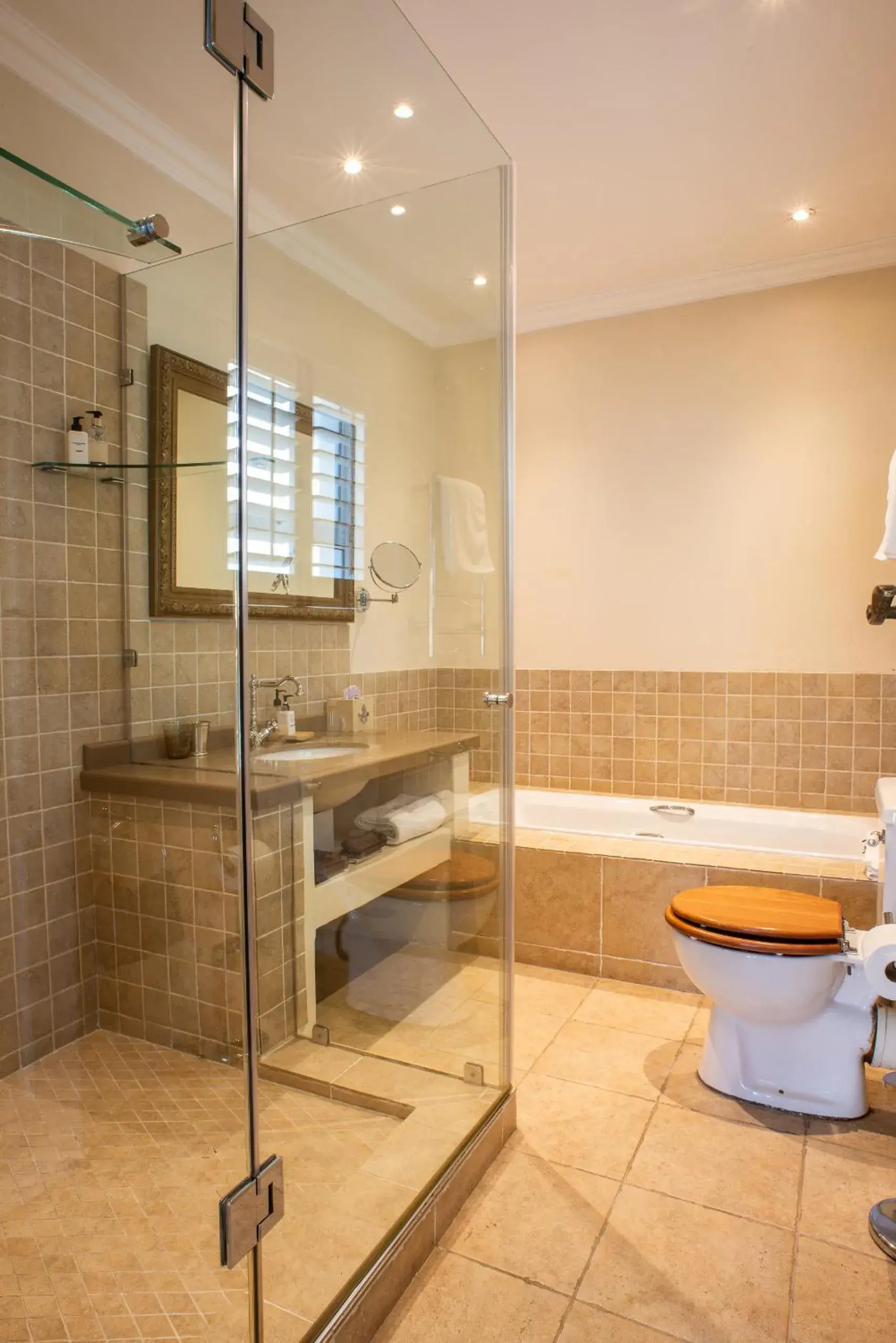 Luxury King Room - single occupancy in Leighwood Lodge Luxury King Room - single occupancy in Leighwood Lodge