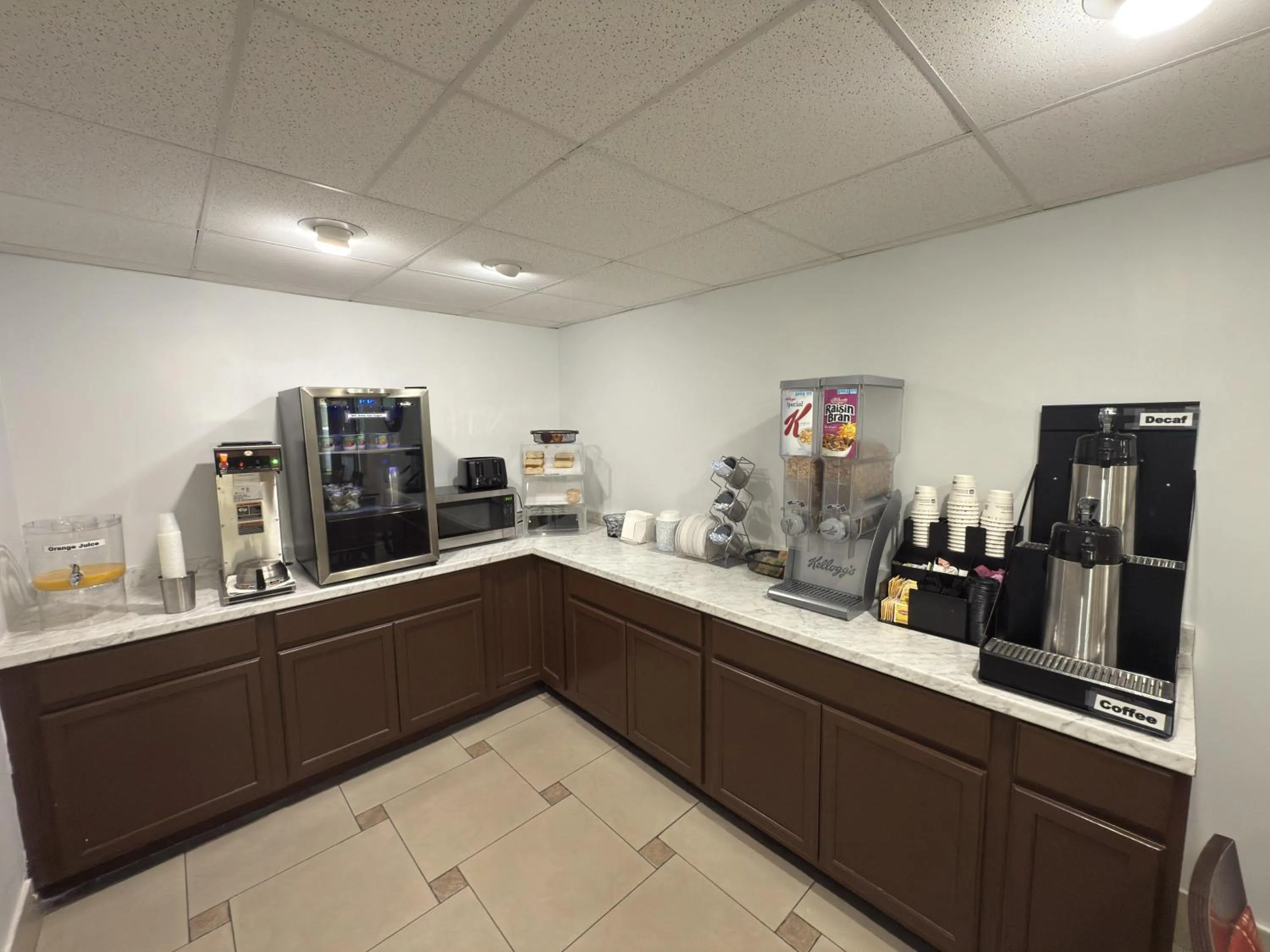 Breakfast in SureStay by Best Western Jacksonville Airport