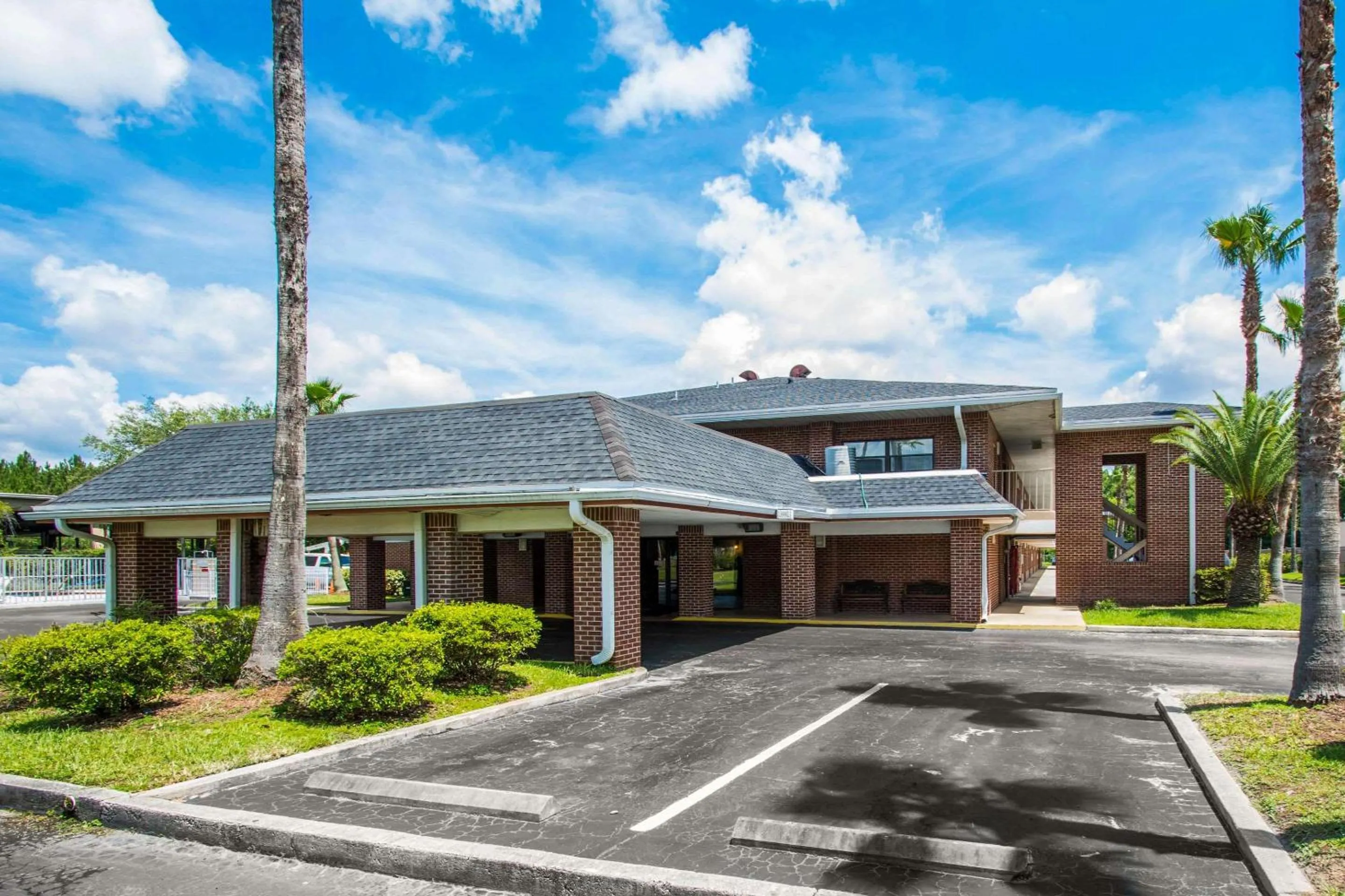 Property building in Econo Lodge Jacksonville