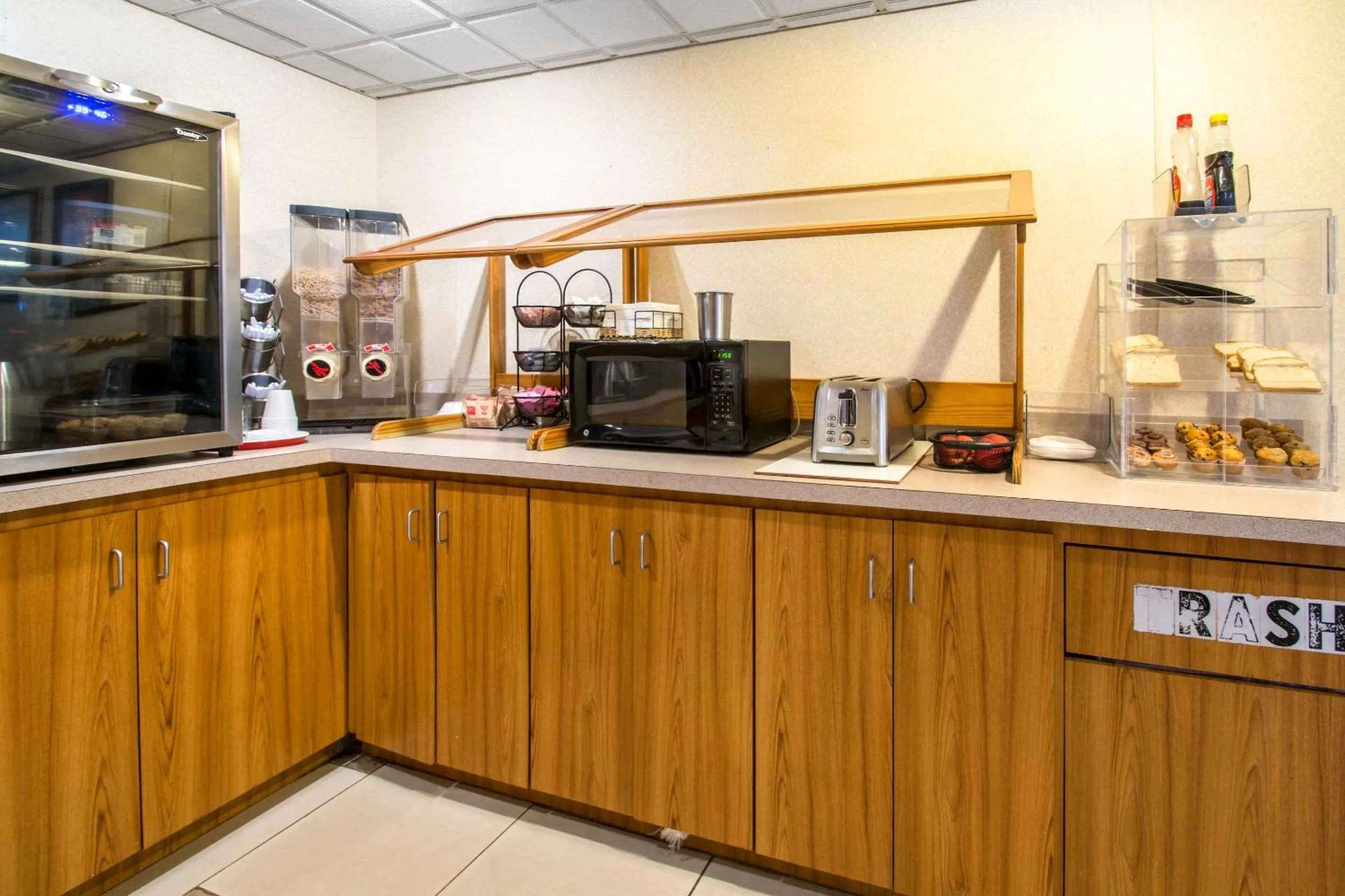 Restaurant/places to eat in Econo Lodge Jacksonville