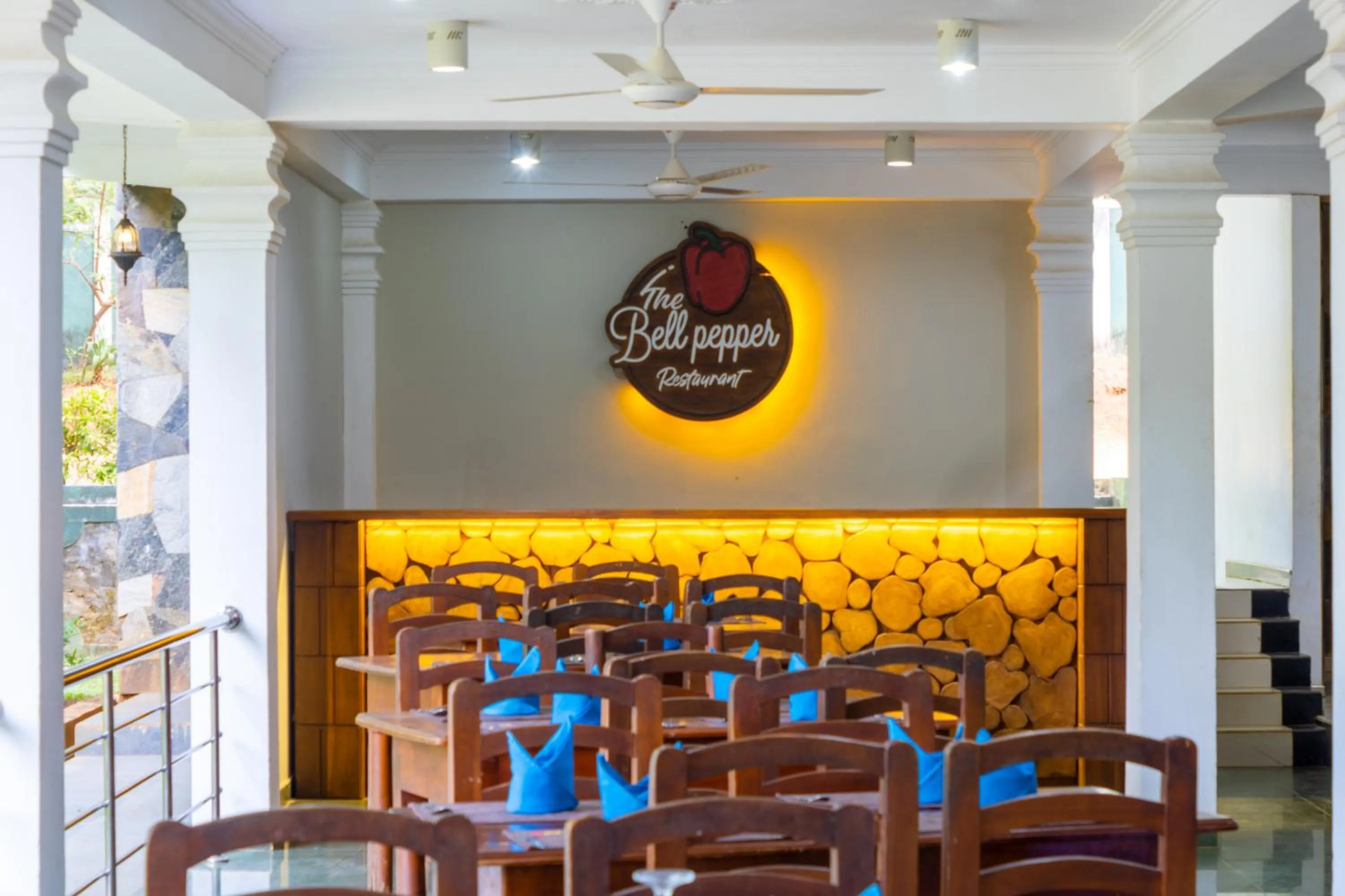 Restaurant/places to eat in National Holiday Resort