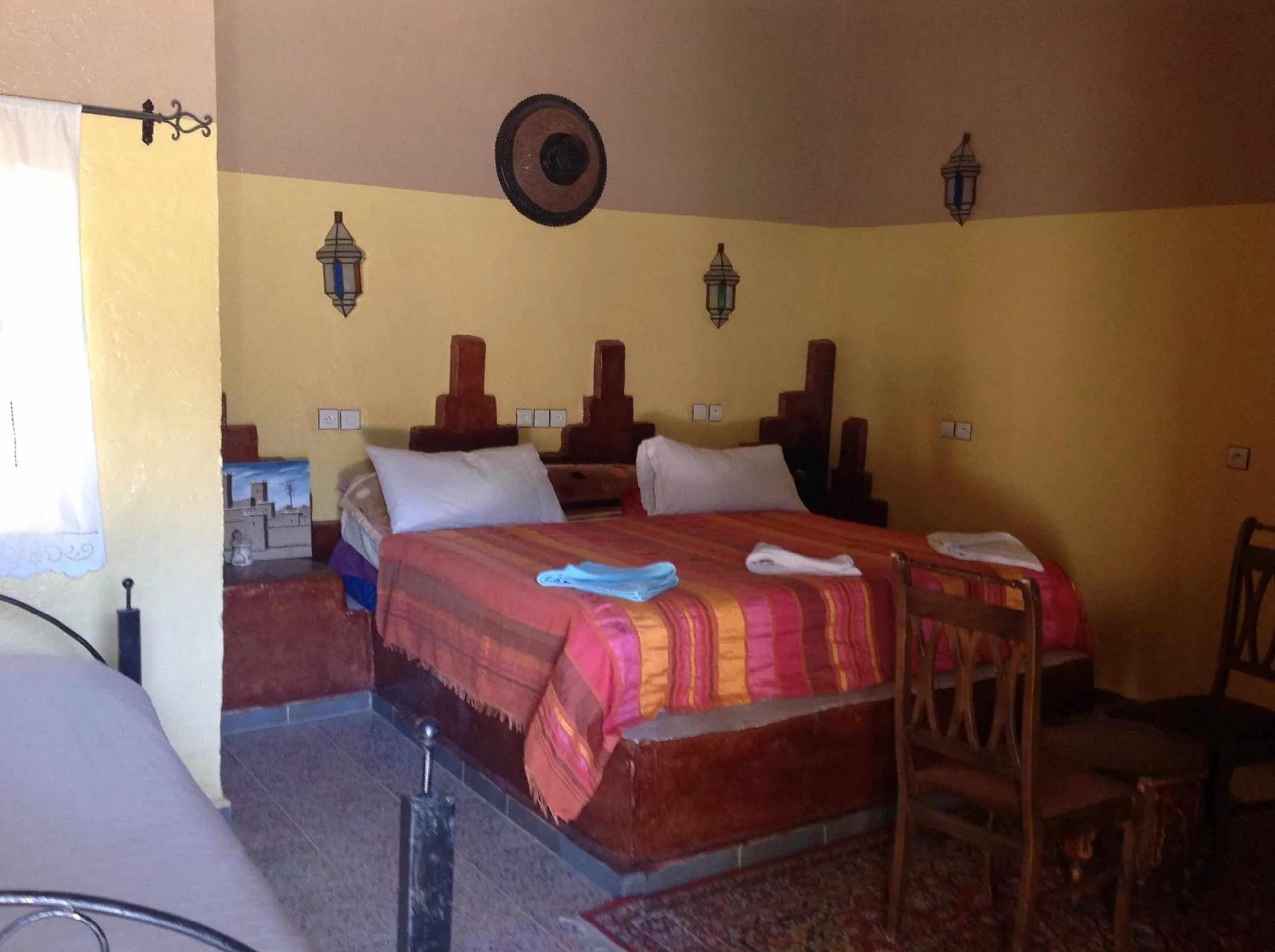 Bed in Haven La Chance Desert Hotel