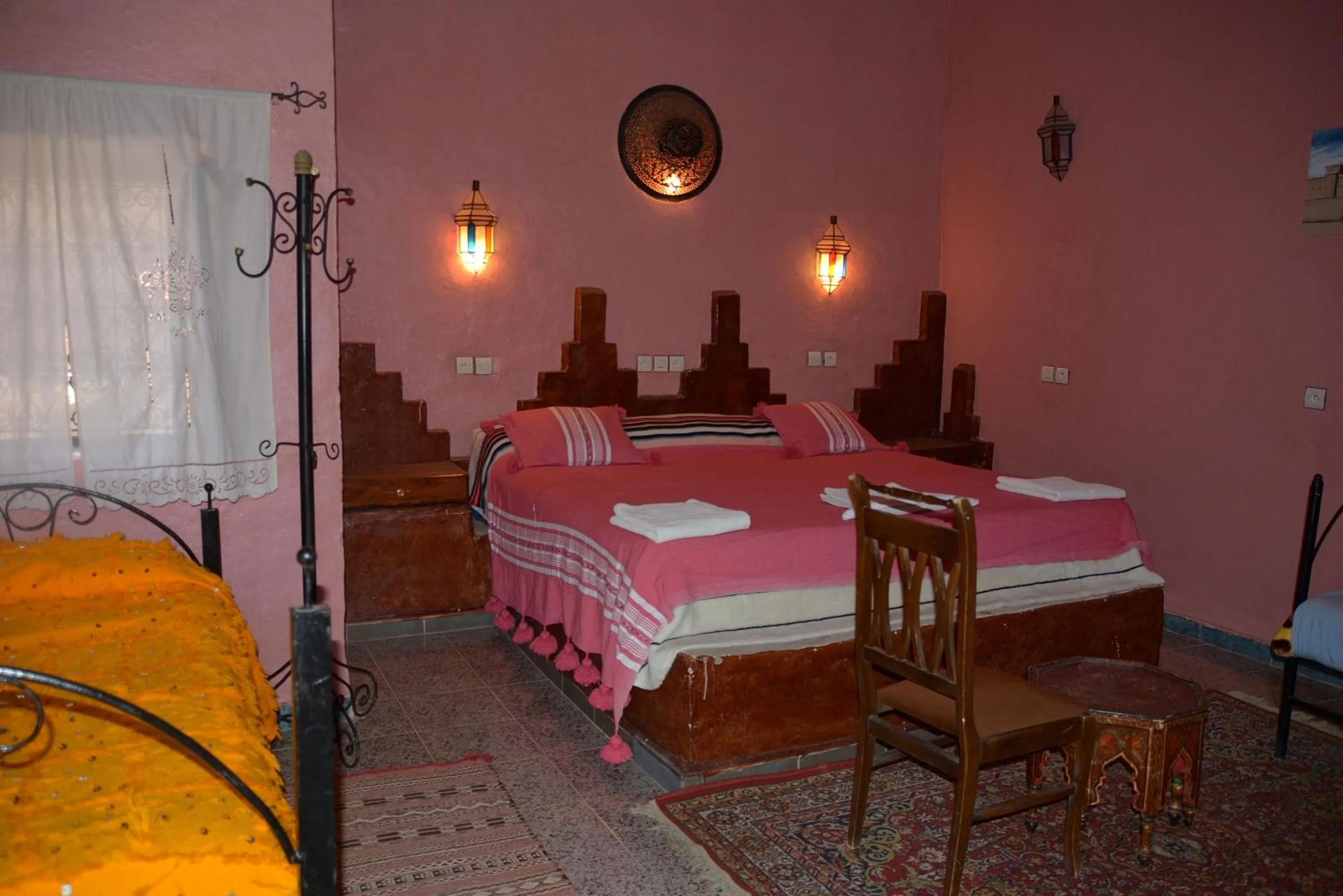 Bed in Haven La Chance Desert Hotel