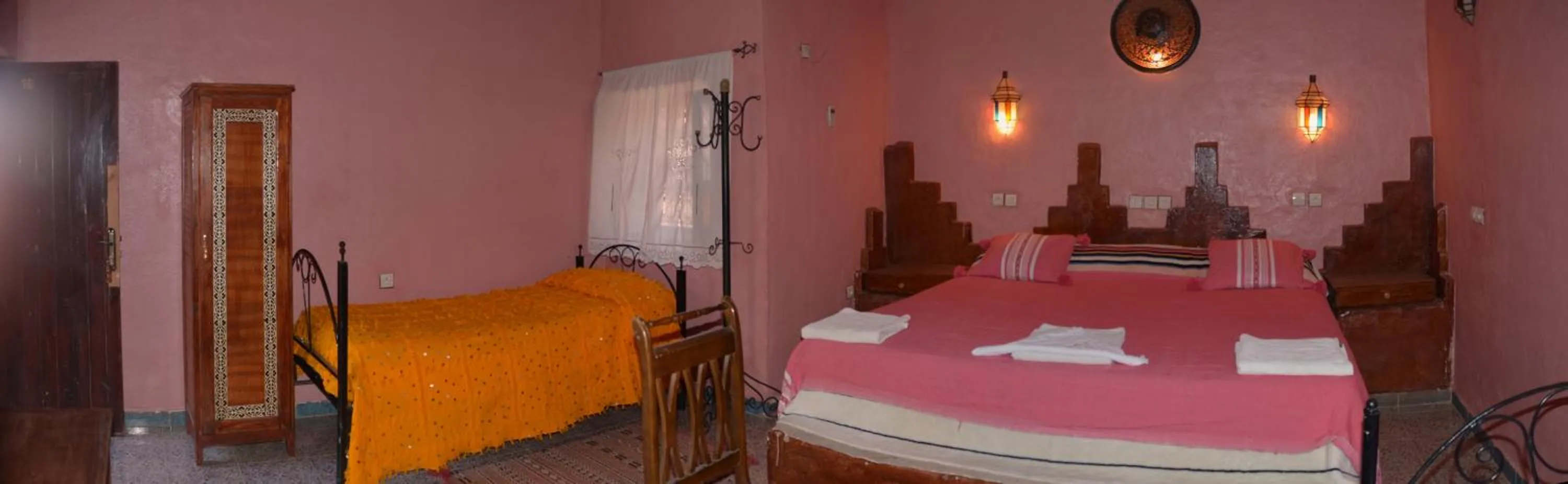 Bed in Haven La Chance Desert Hotel