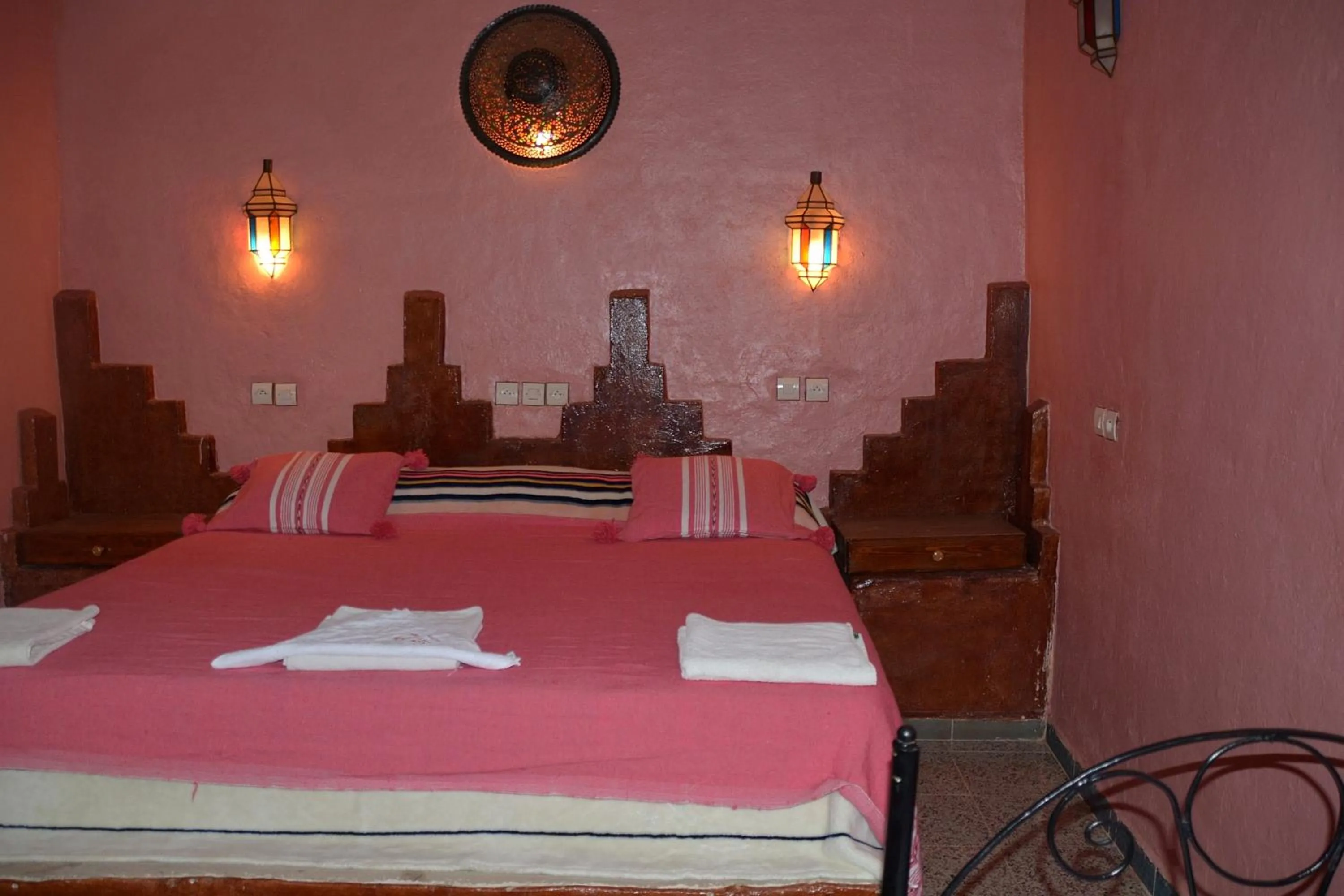 Bed in Haven La Chance Desert Hotel