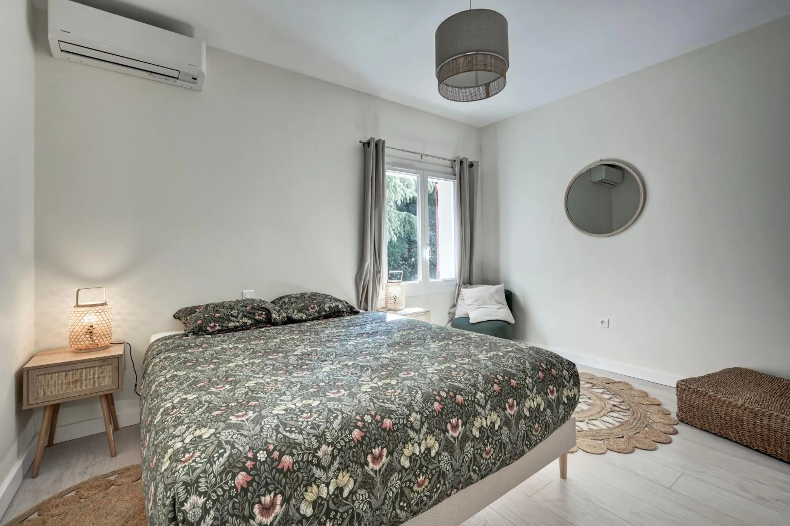 Photo of the whole room, Bed in Mas des Comtes de Provence