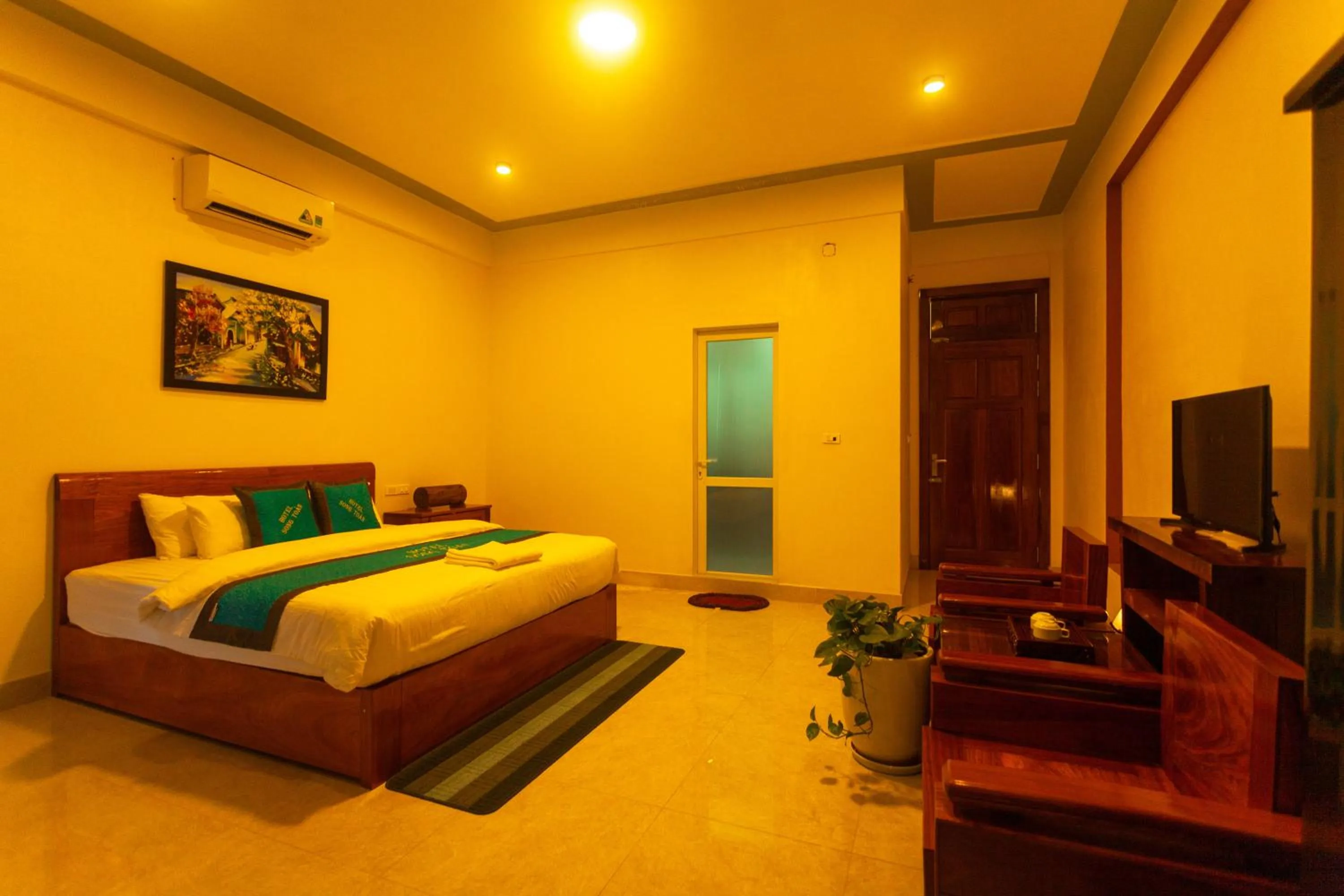 Bed in Song Toan Hotel