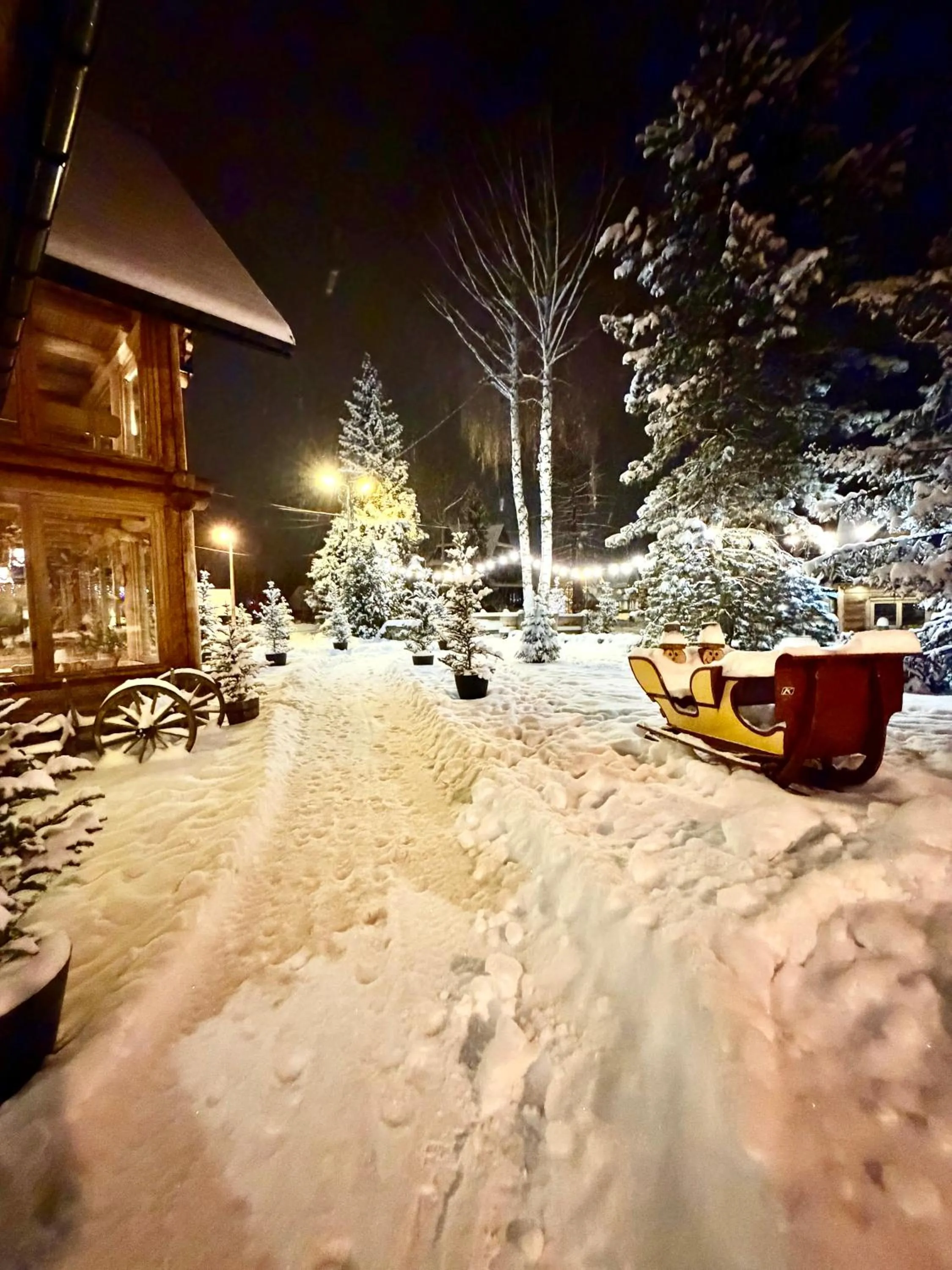 ZAJAZD BIAŁCZAŃSKI Dom Wypoczynkowy Restauracja blisko Stoków Narciarskich