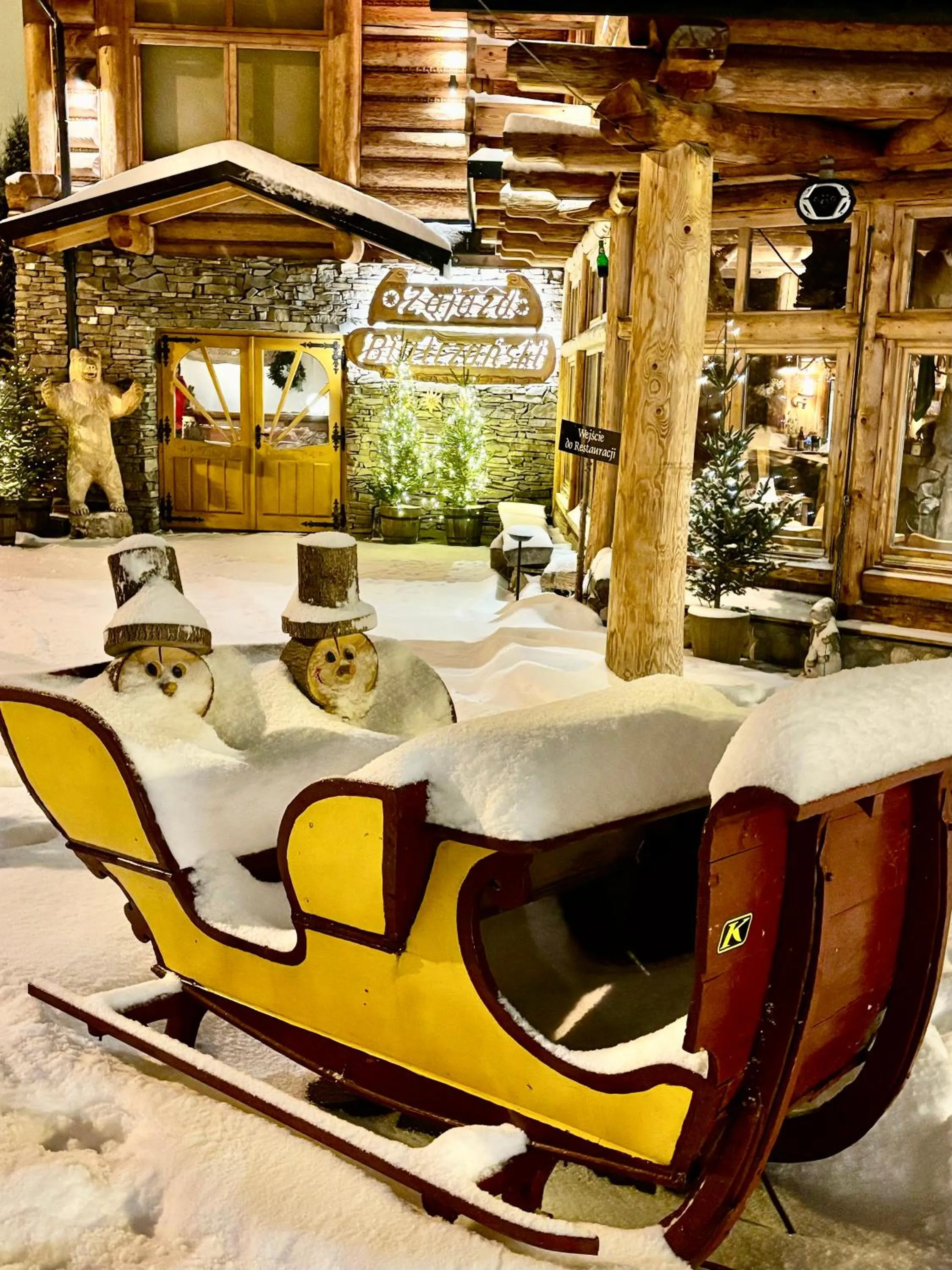 ZAJAZD BIAŁCZAŃSKI Dom Wypoczynkowy Restauracja blisko Stoków Narciarskich