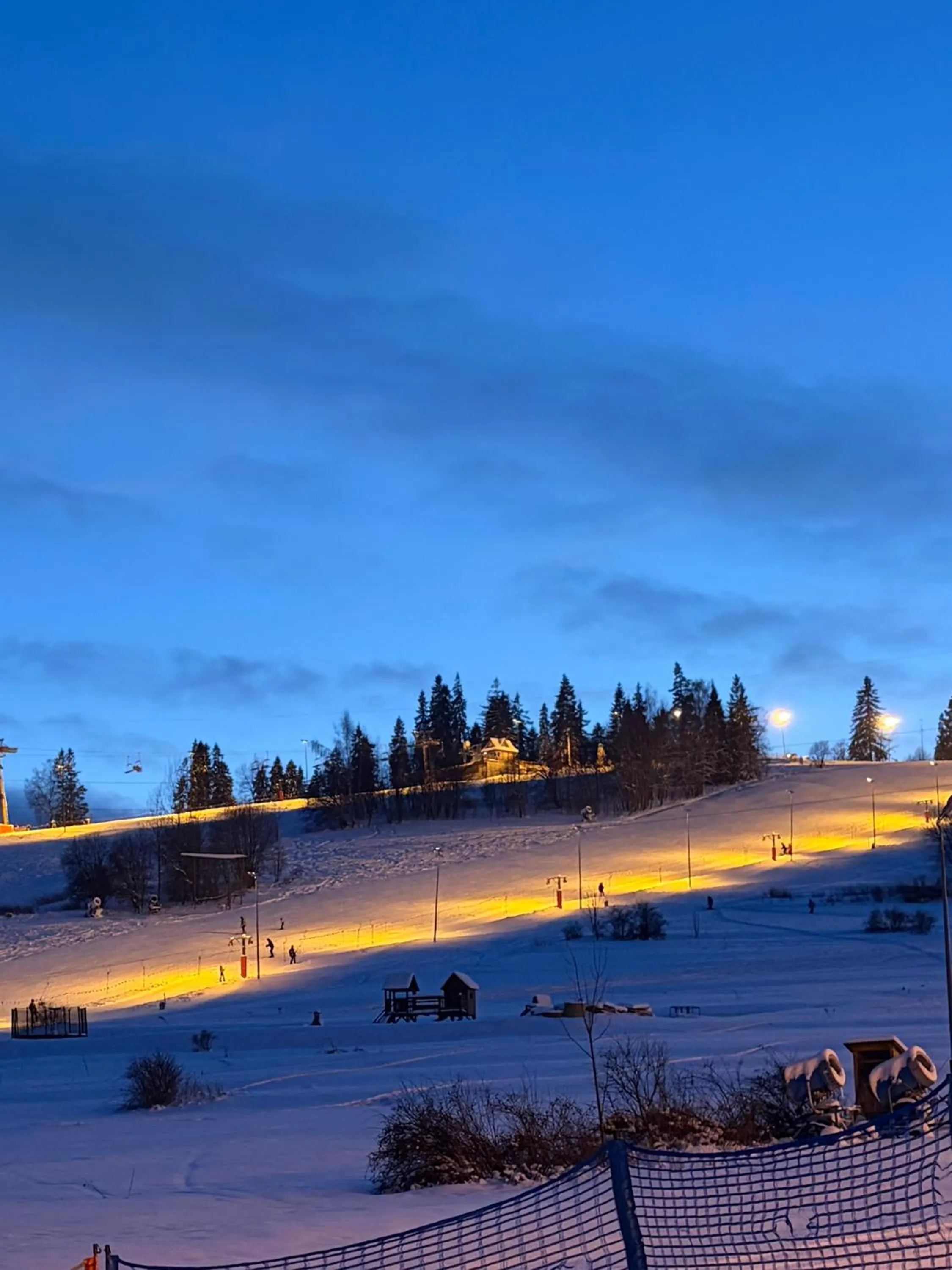 ZAJAZD BIAŁCZAŃSKI Dom Wypoczynkowy Restauracja blisko Stoków Narciarskich