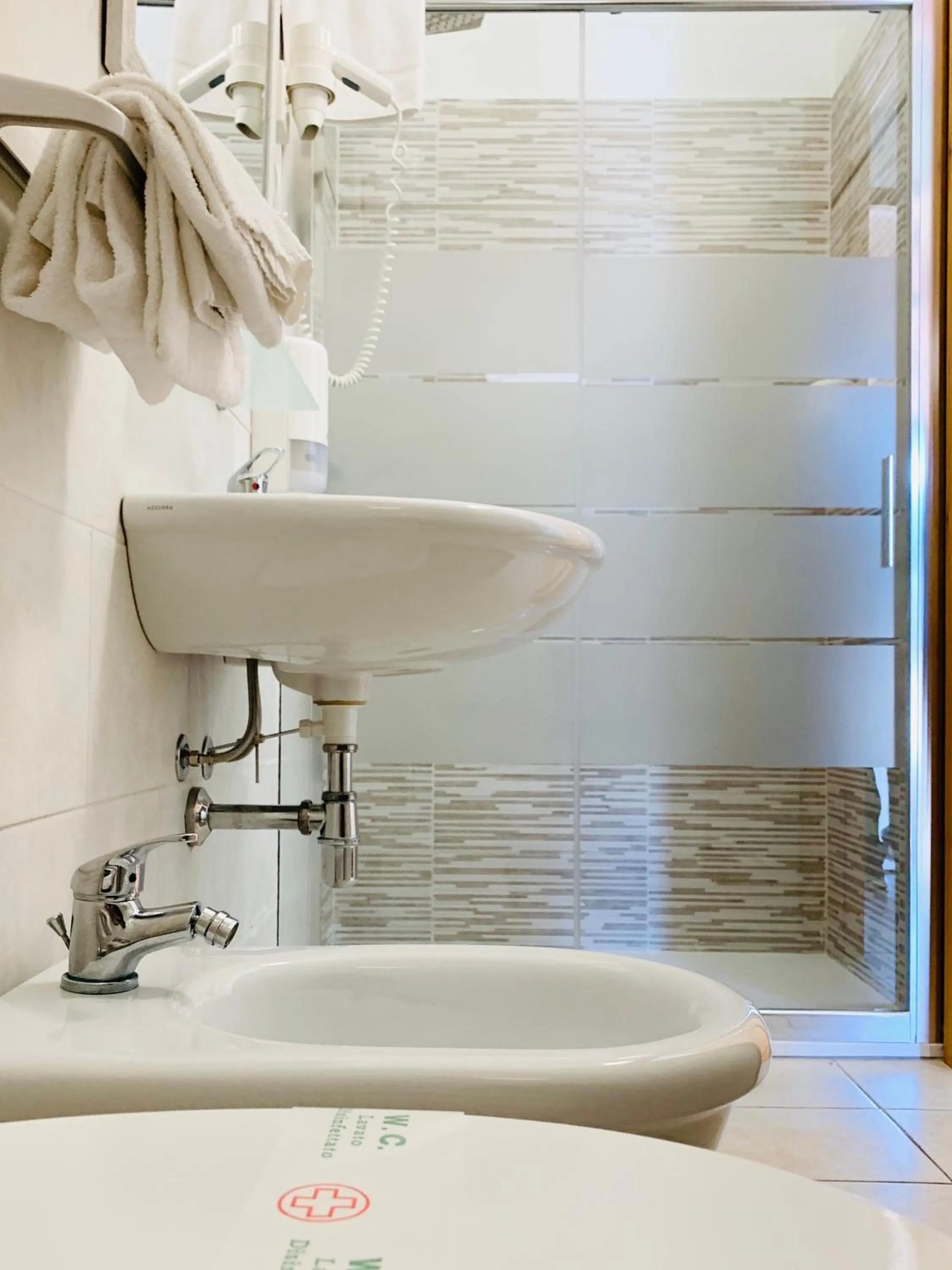 Bathroom in Albergo Hotel Villaggio Ristorante Tanit