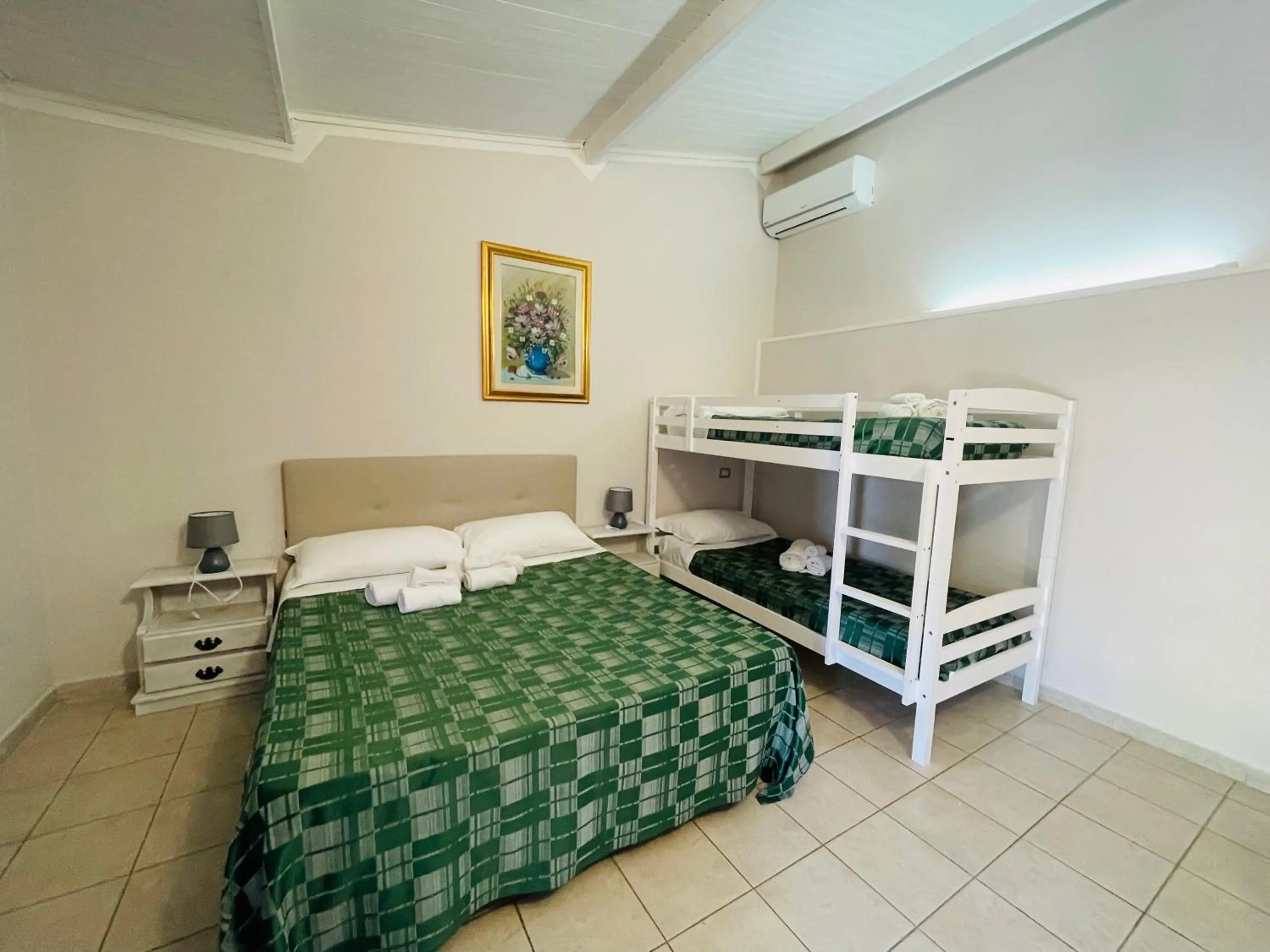 Triple Room in Albergo Hotel Villaggio Ristorante Tanit