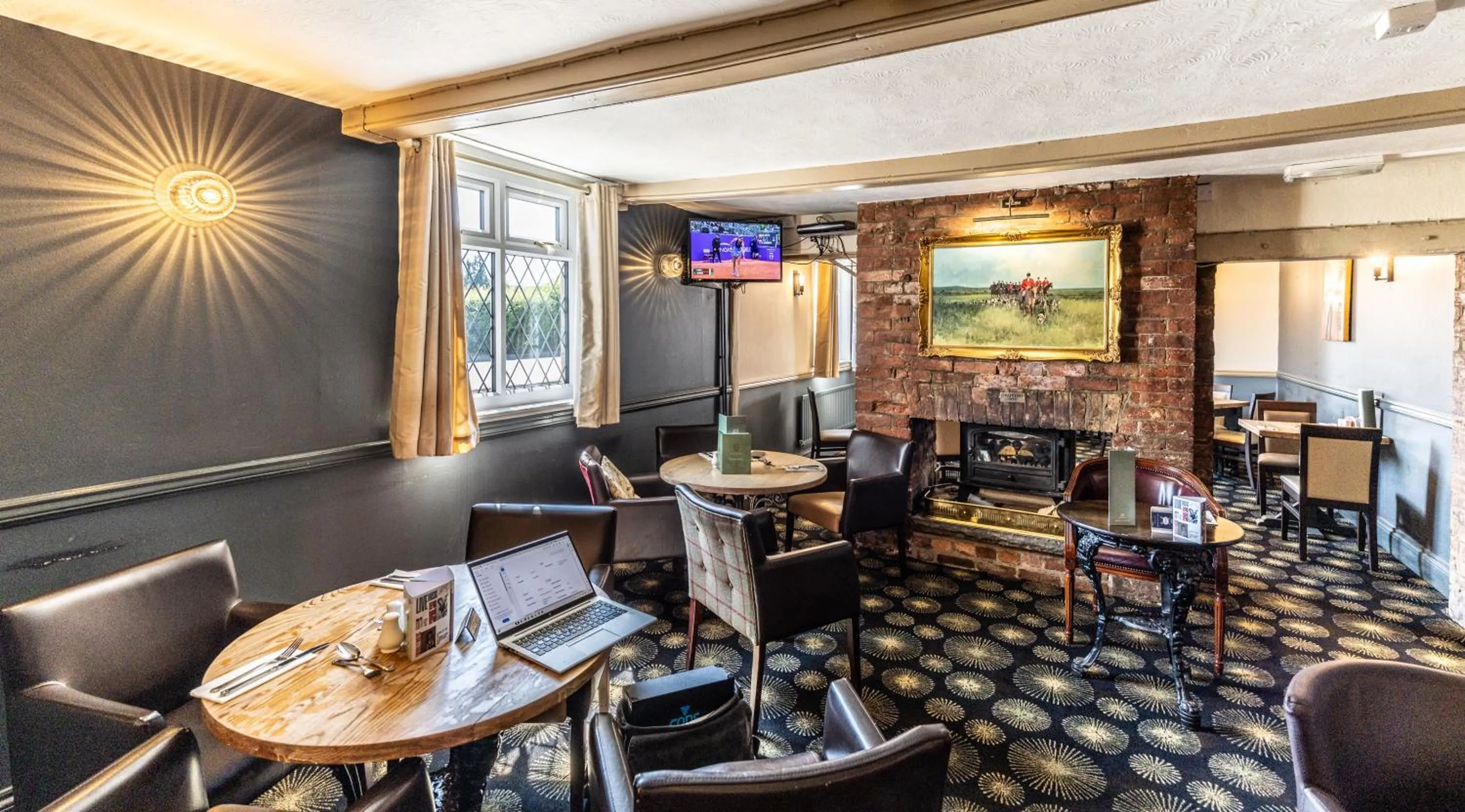 Restaurant/places to eat in The Boars Head Hotel