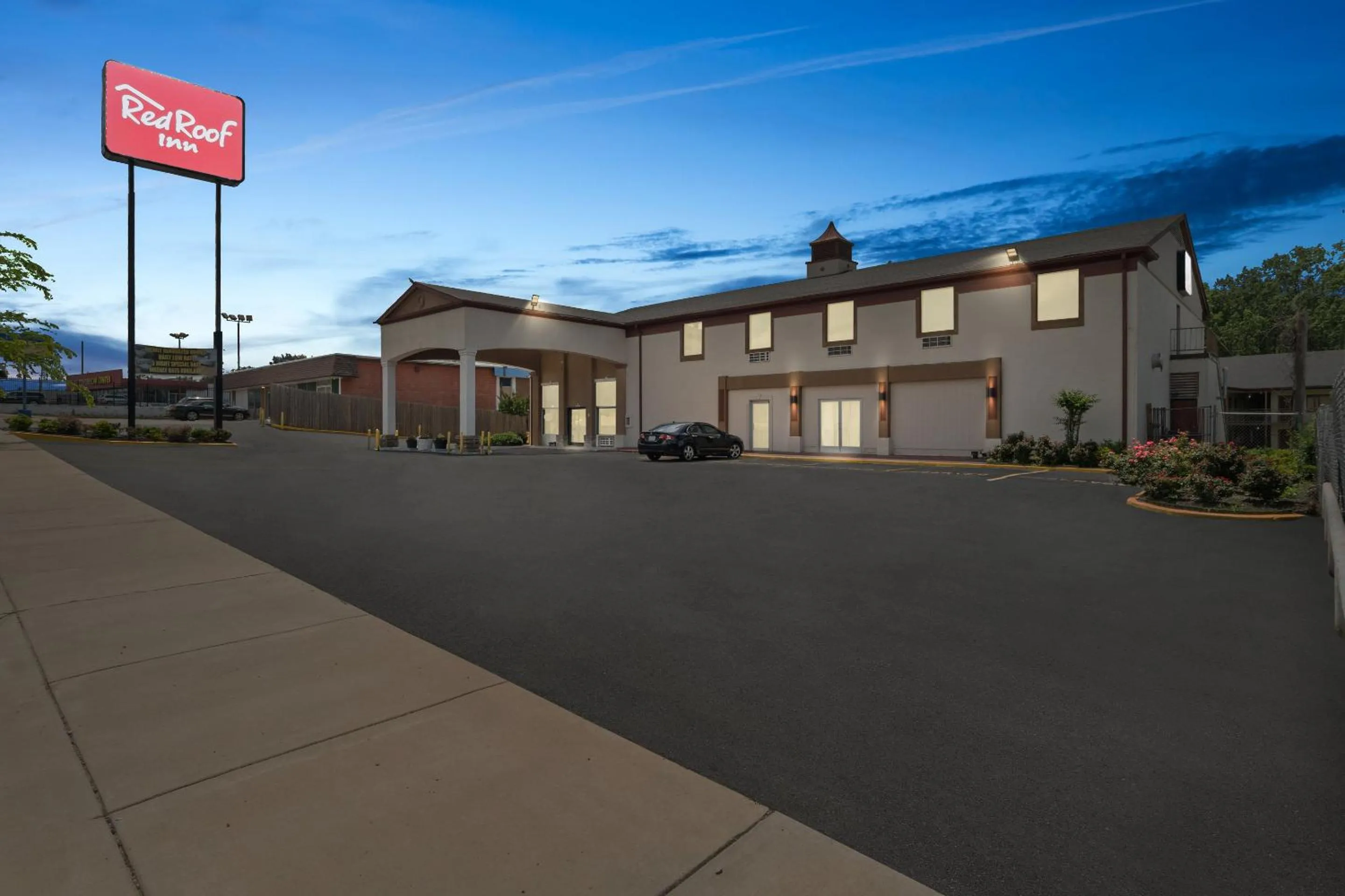 Facade/entrance in Red Roof Inn Memphis - Graceland Airport