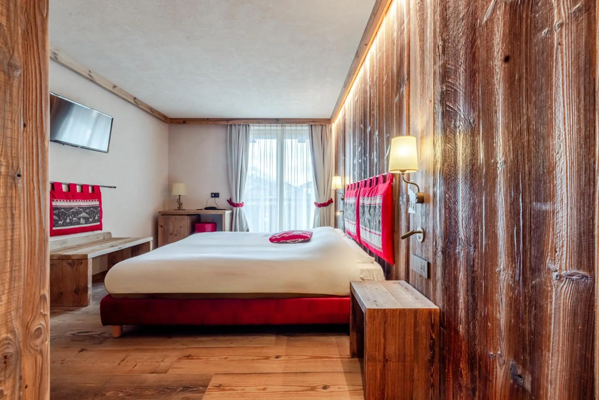 Bedroom, Bed in Hotel La Montanina