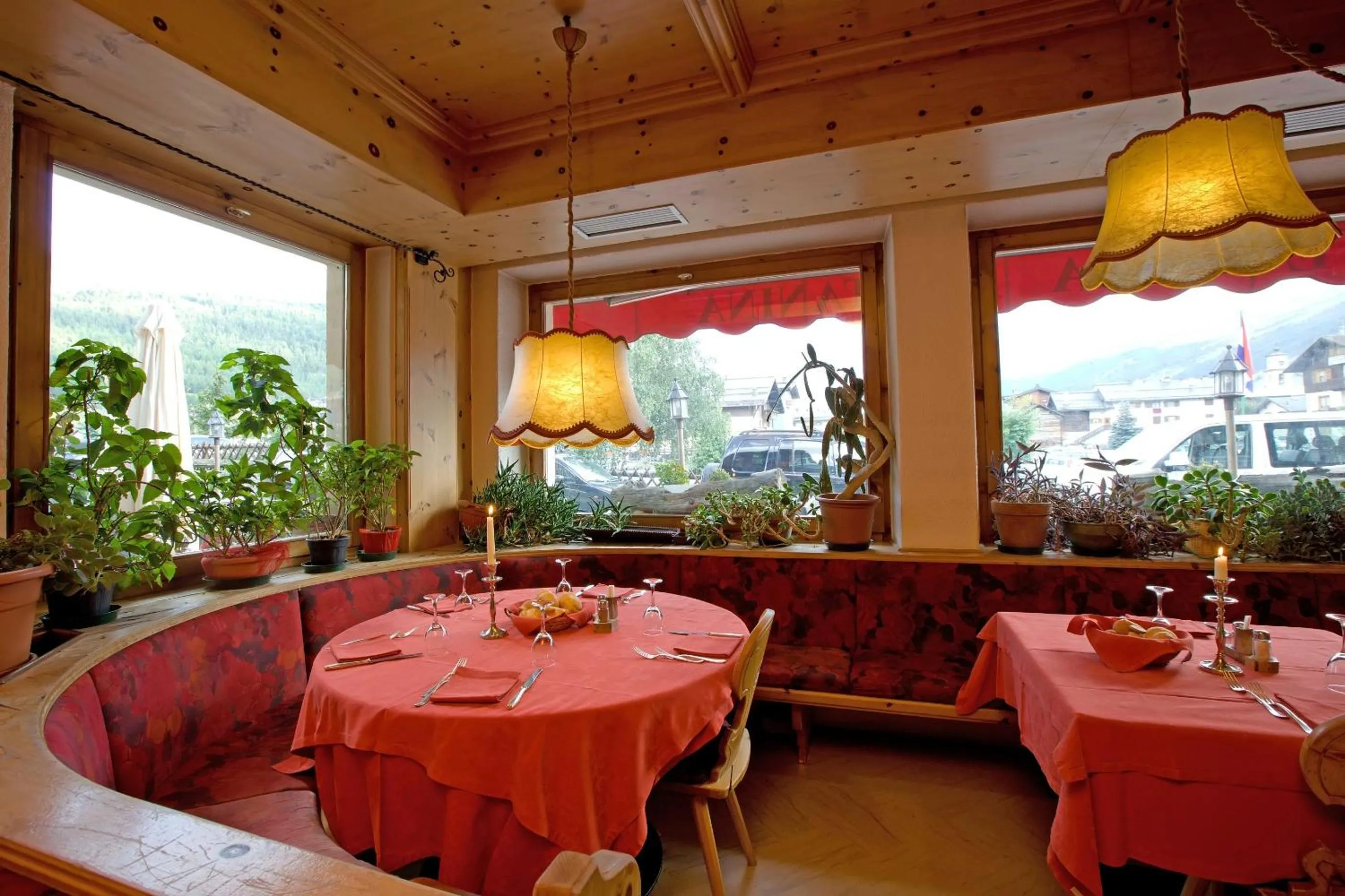 Restaurant/places to eat in Hotel La Montanina