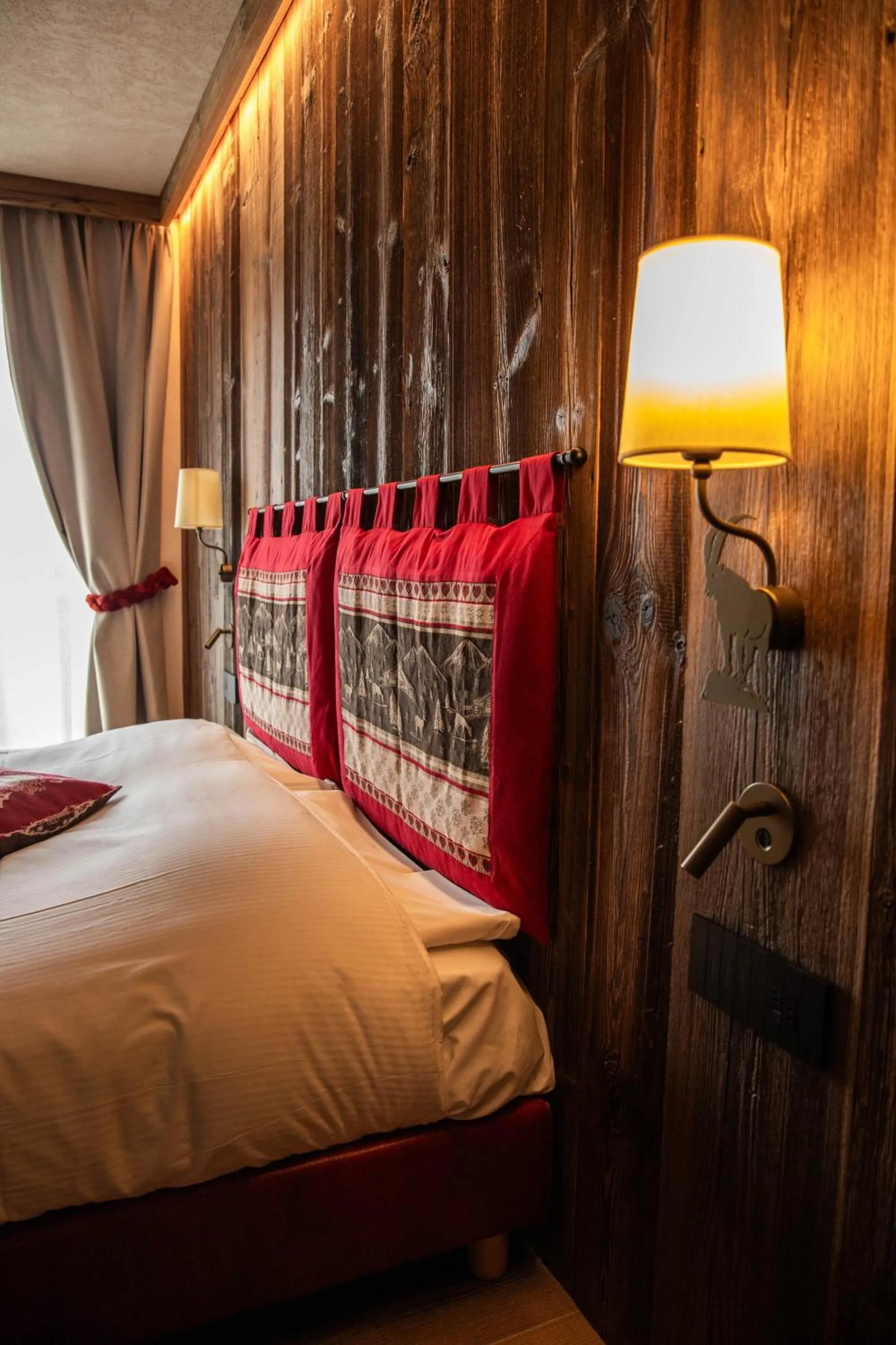 Bedroom, Bed in Hotel La Montanina