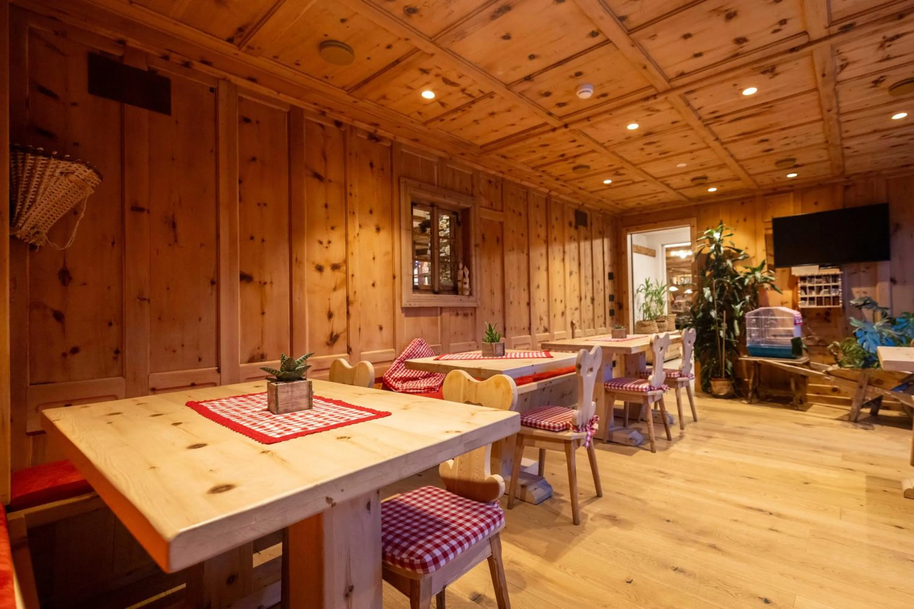 Lounge or bar in Hotel La Montanina