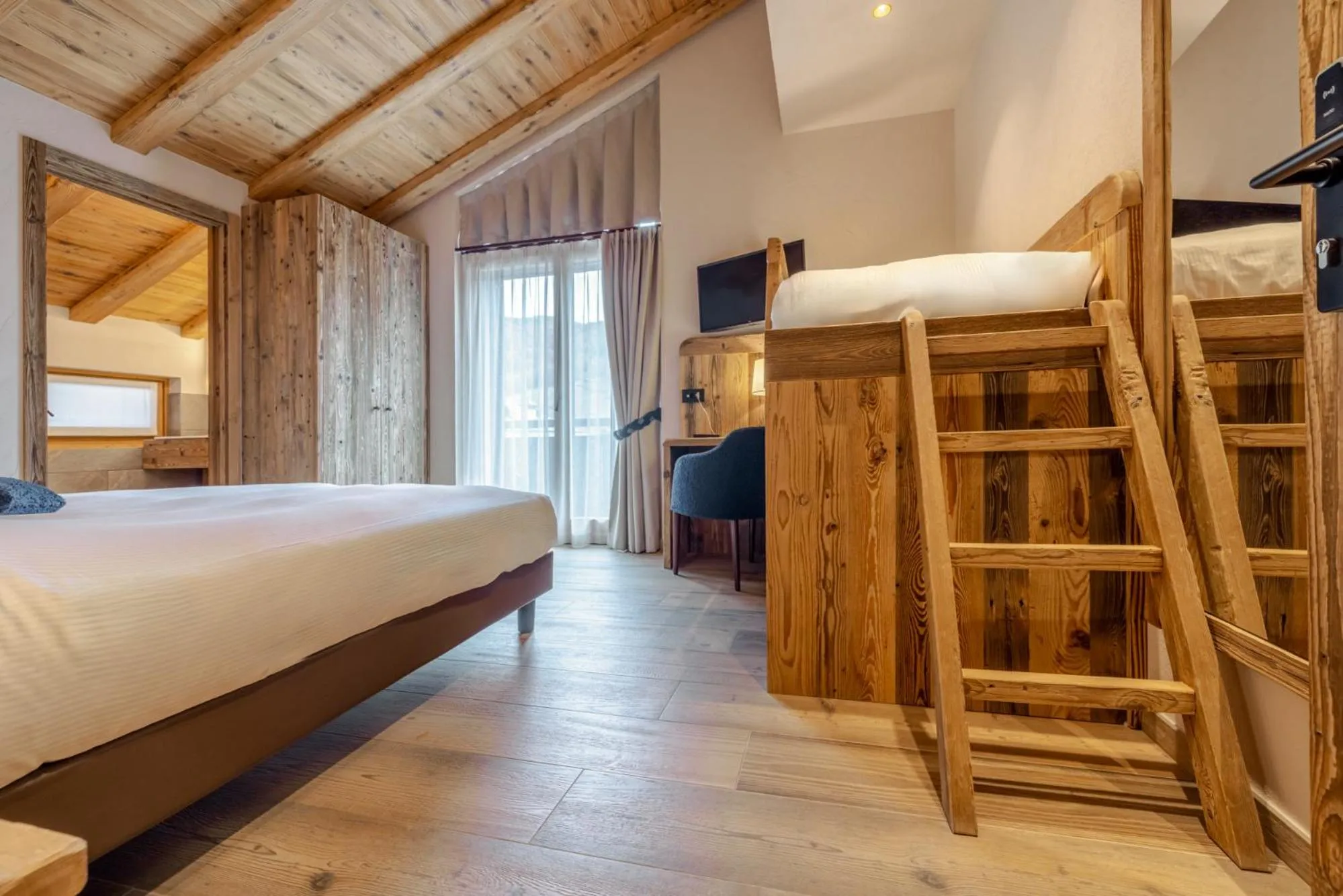 Bedroom, Bed in Hotel La Montanina