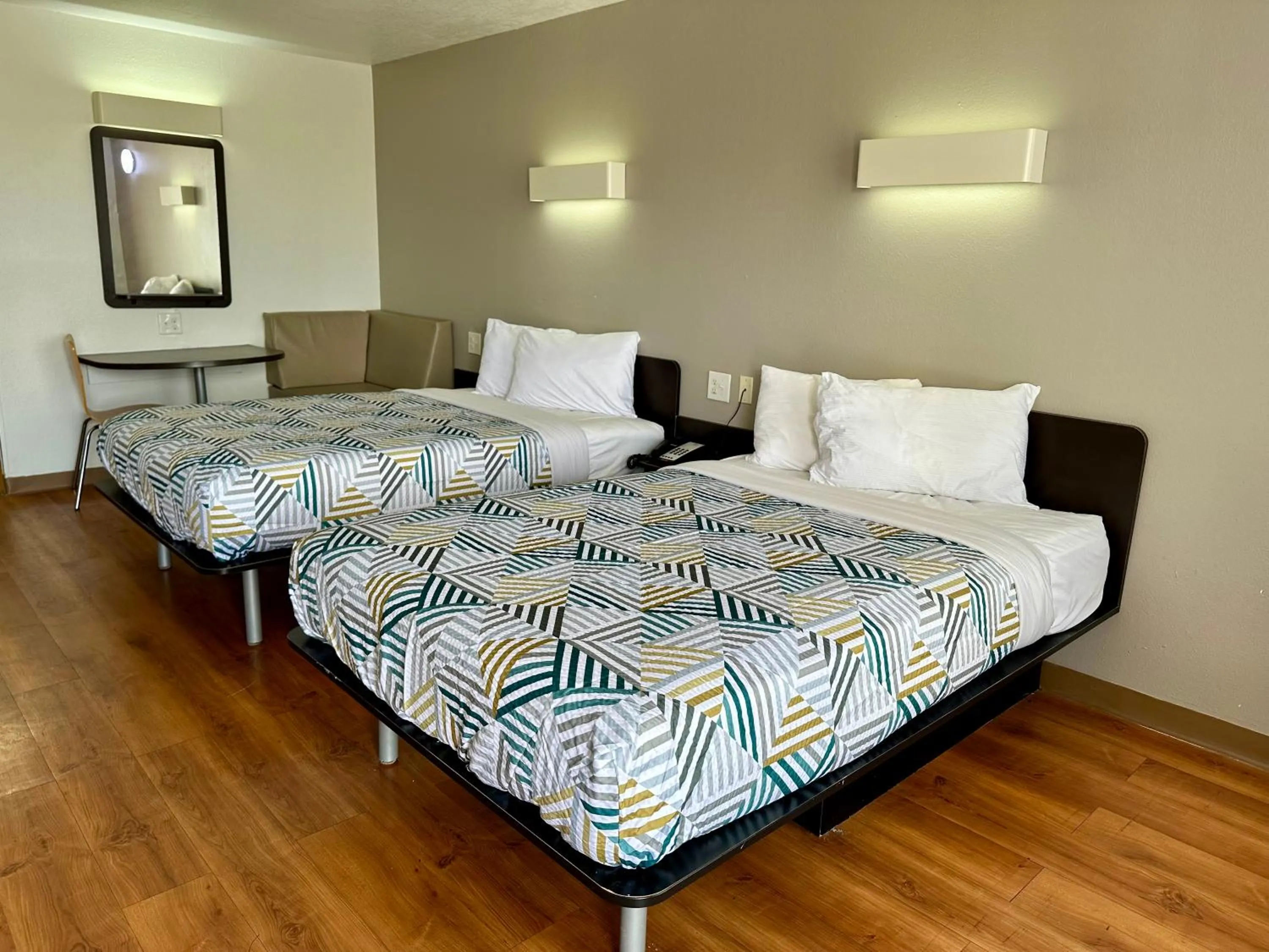 Bed in Motel 6-West Monroe, LA