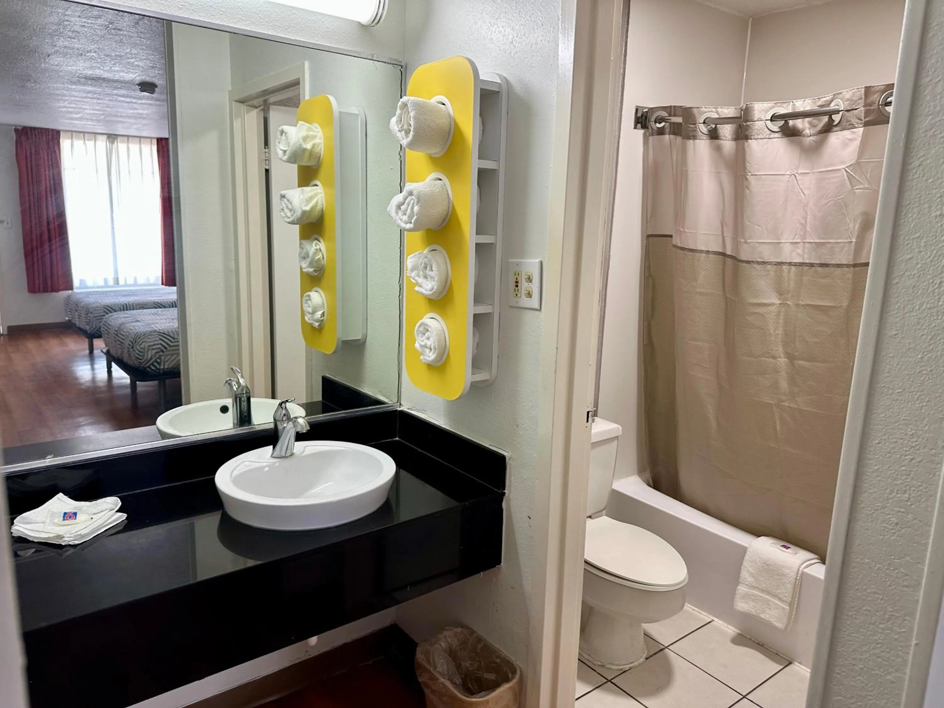 Bathroom in Motel 6-West Monroe, LA