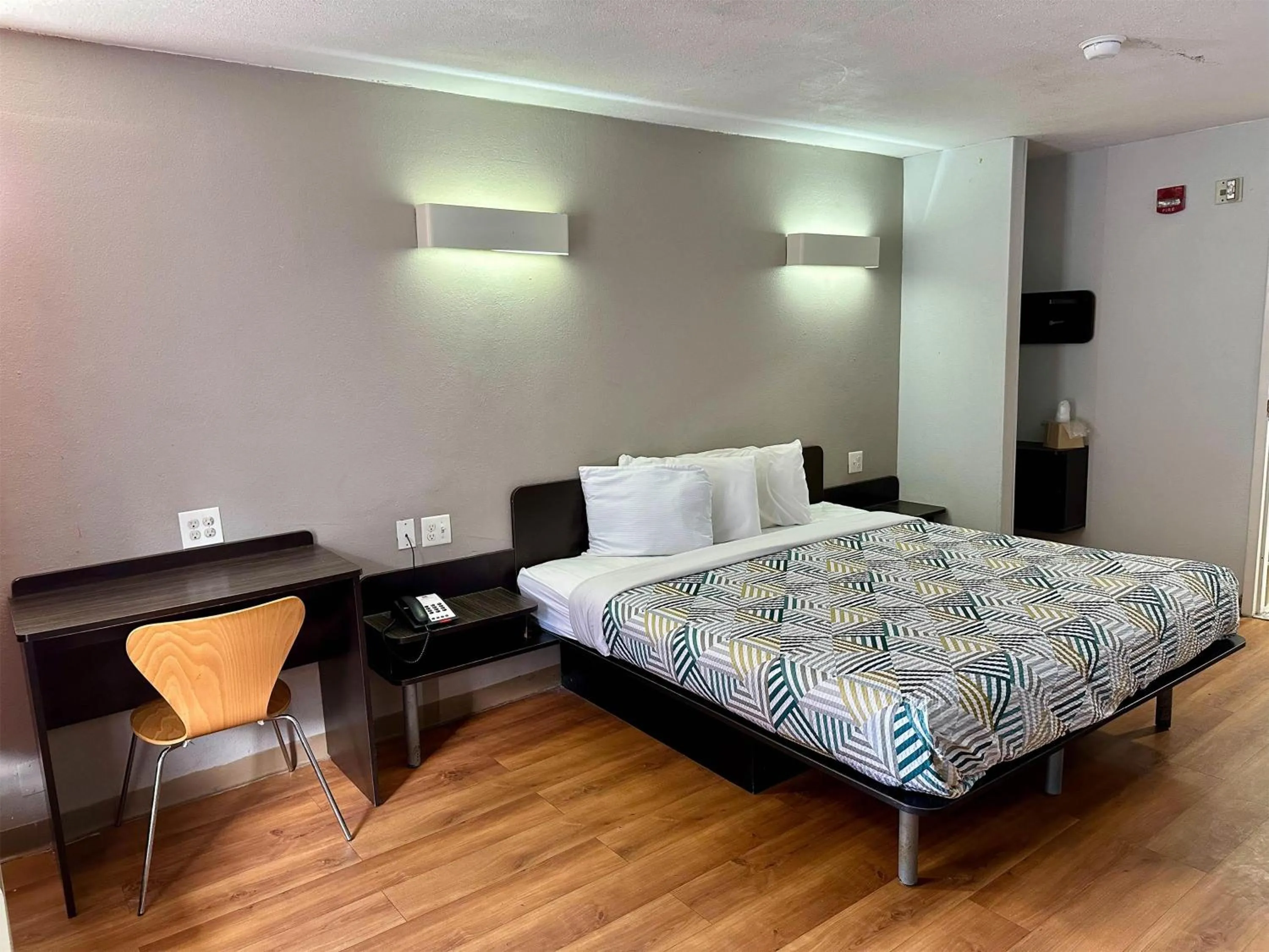 Bedroom, Bed in Motel 6-West Monroe, LA