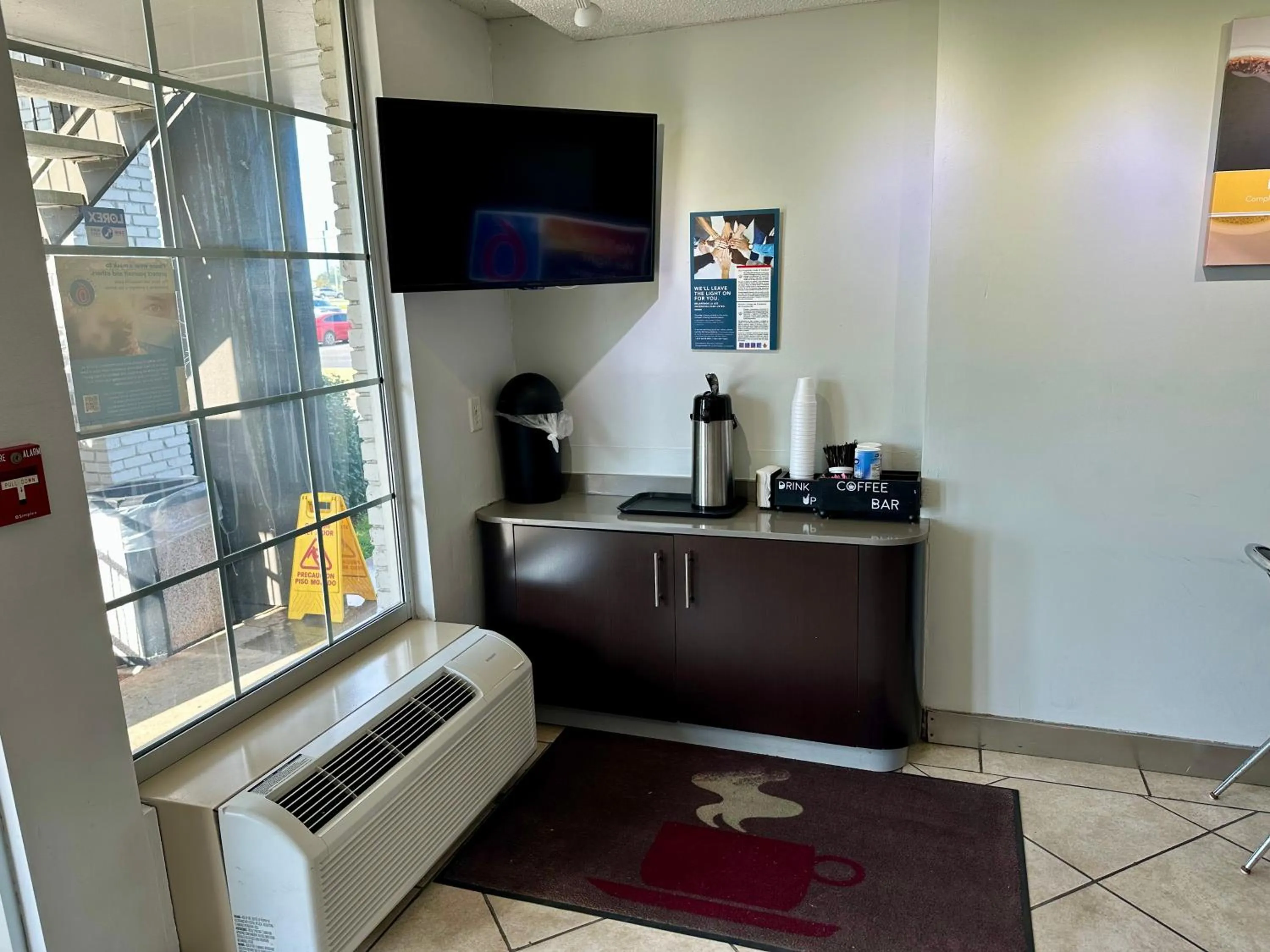 Coffee/tea facilities in Motel 6-West Monroe, LA