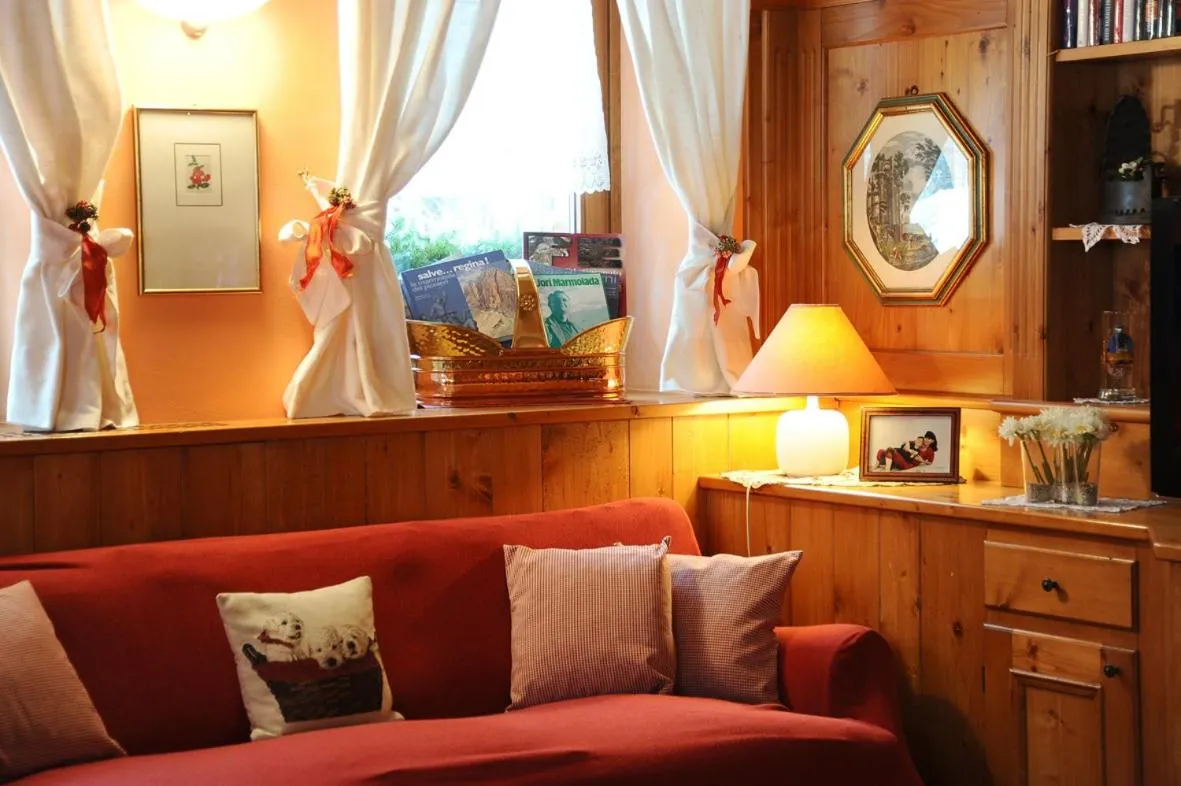 Day in Hotel Garnì Il Cirmolo