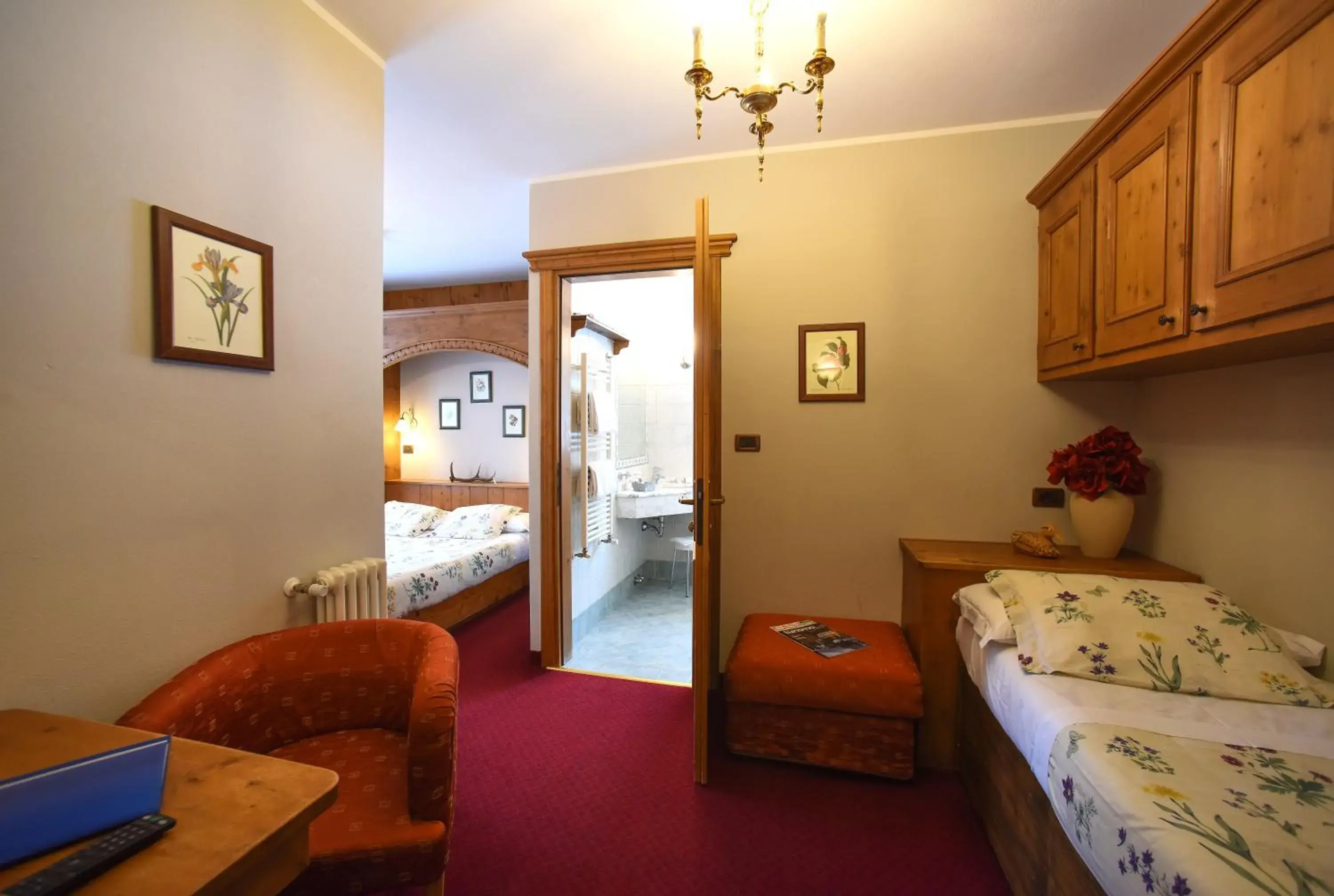 Triple Room in Hotel Garnì Il Cirmolo Triple Room in Hotel Garnì Il Cirmolo