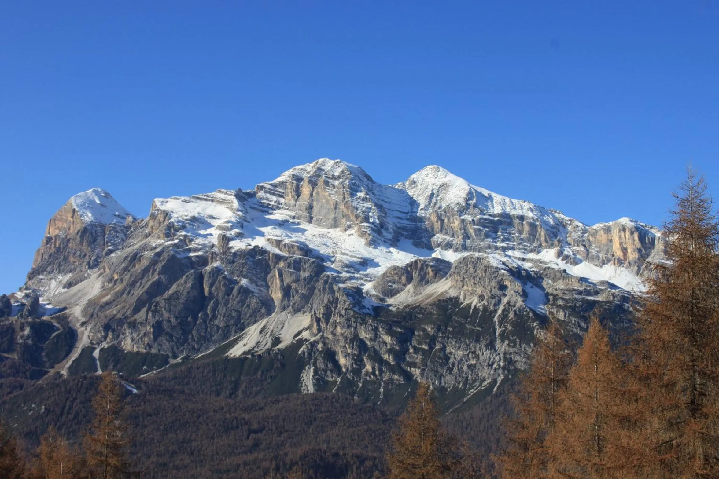 Natural landscape in Hotel Garnì Il Cirmolo