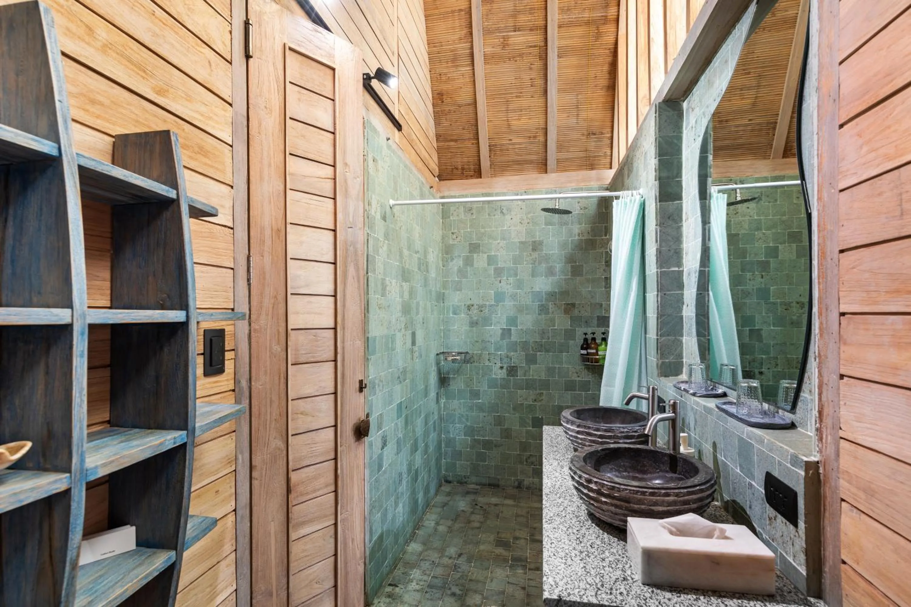 Shower in Karuna El Nido Villas