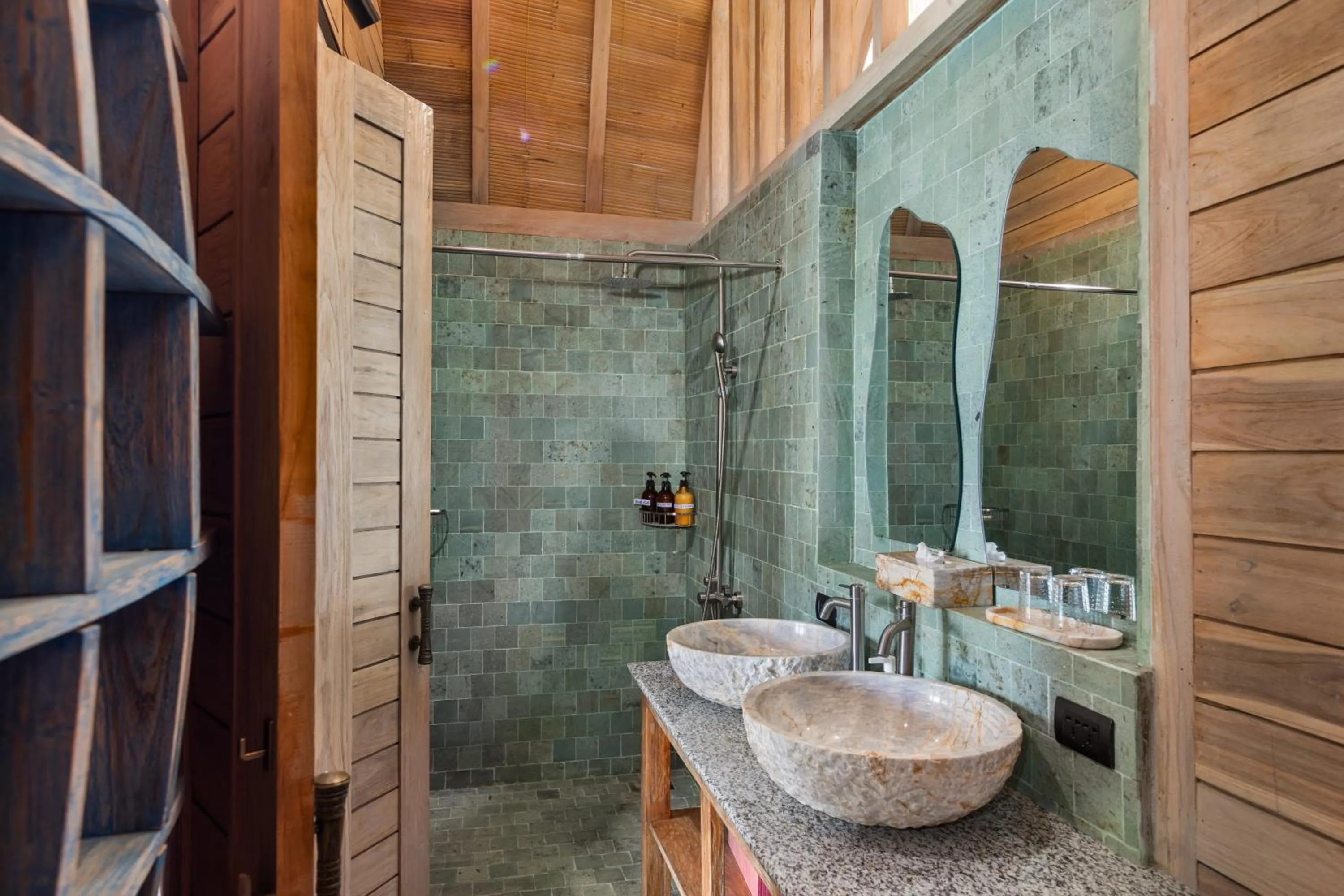 Shower in Karuna El Nido Villas