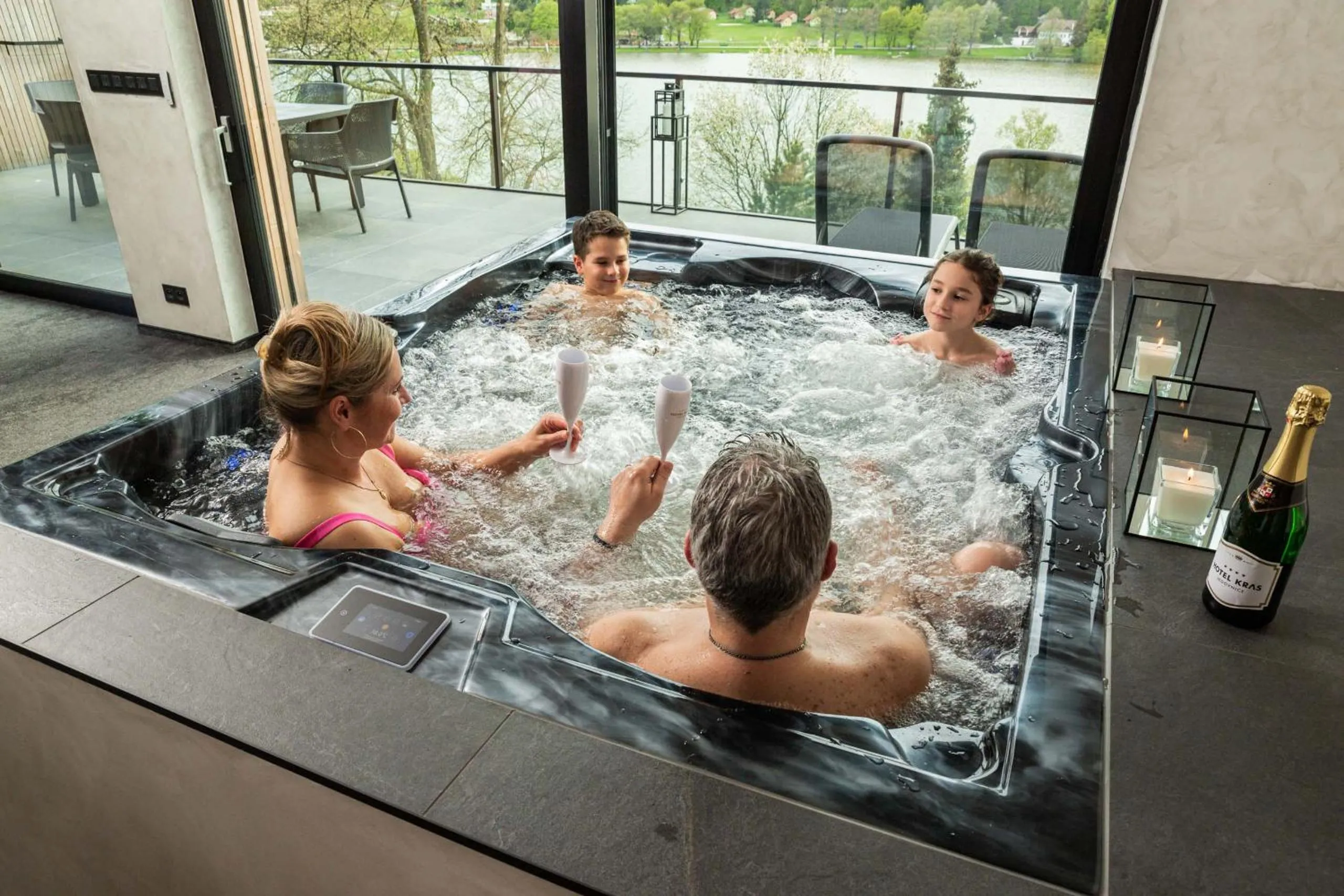 People in Hotel Kras