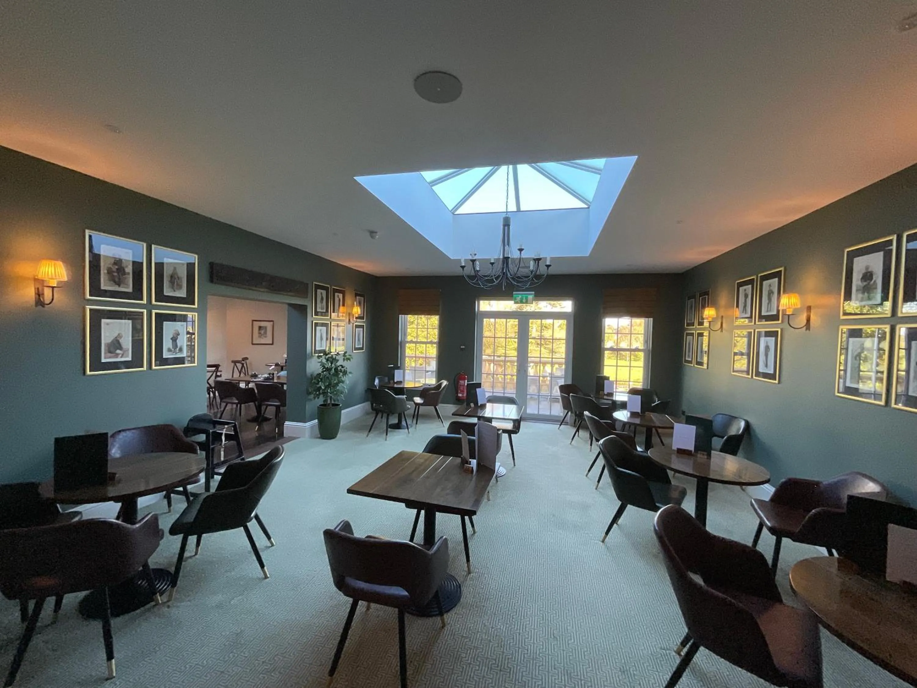 Lounge or bar in The Riverside