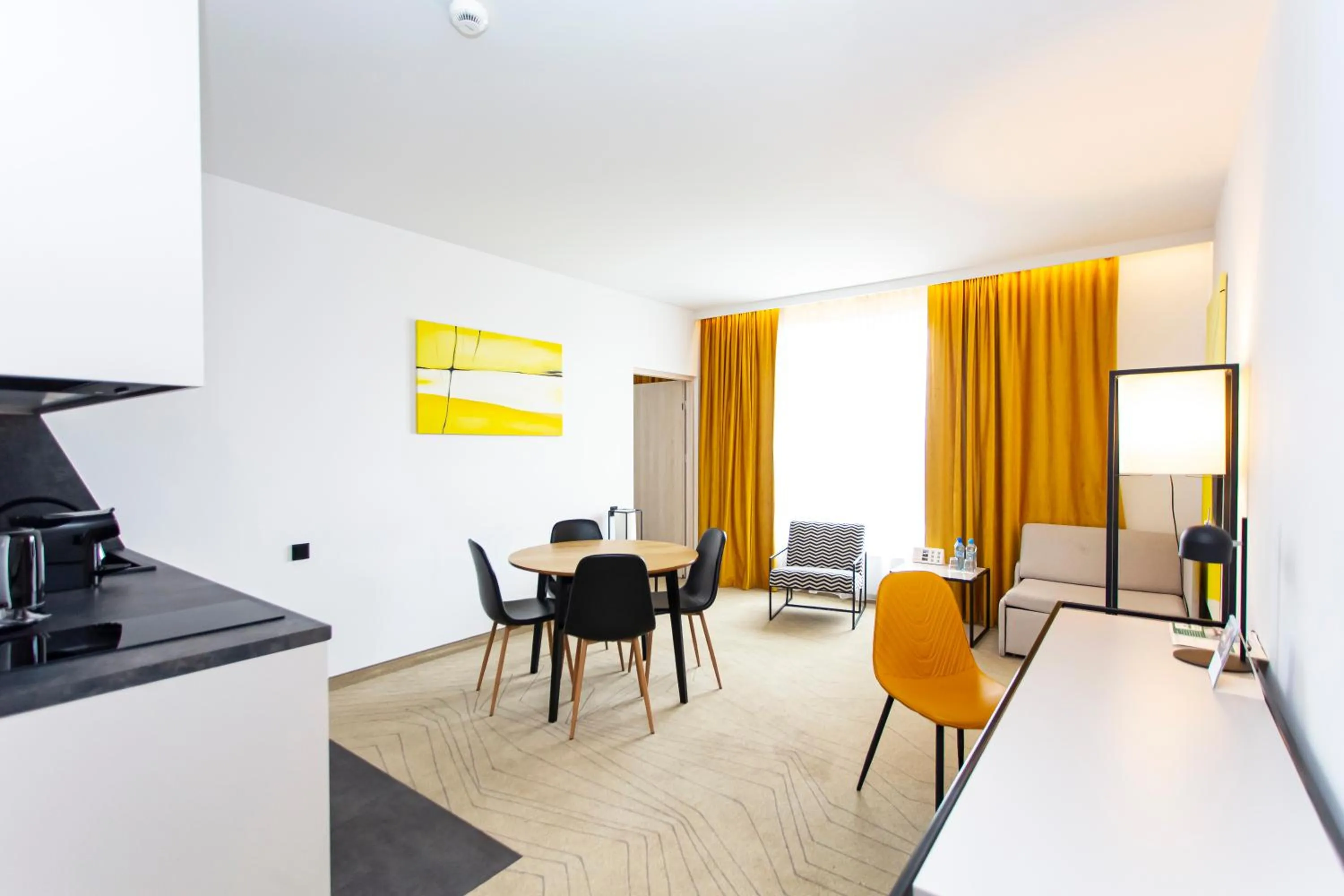 Kitchen or kitchenette in Arche Hotel Krakowska