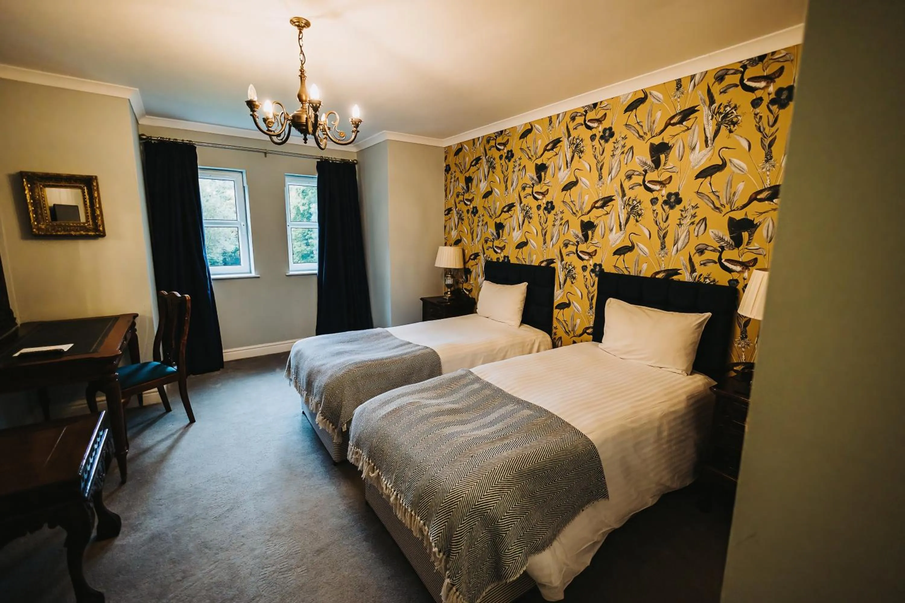 Bedroom, Bed in Brook Hall Hotel