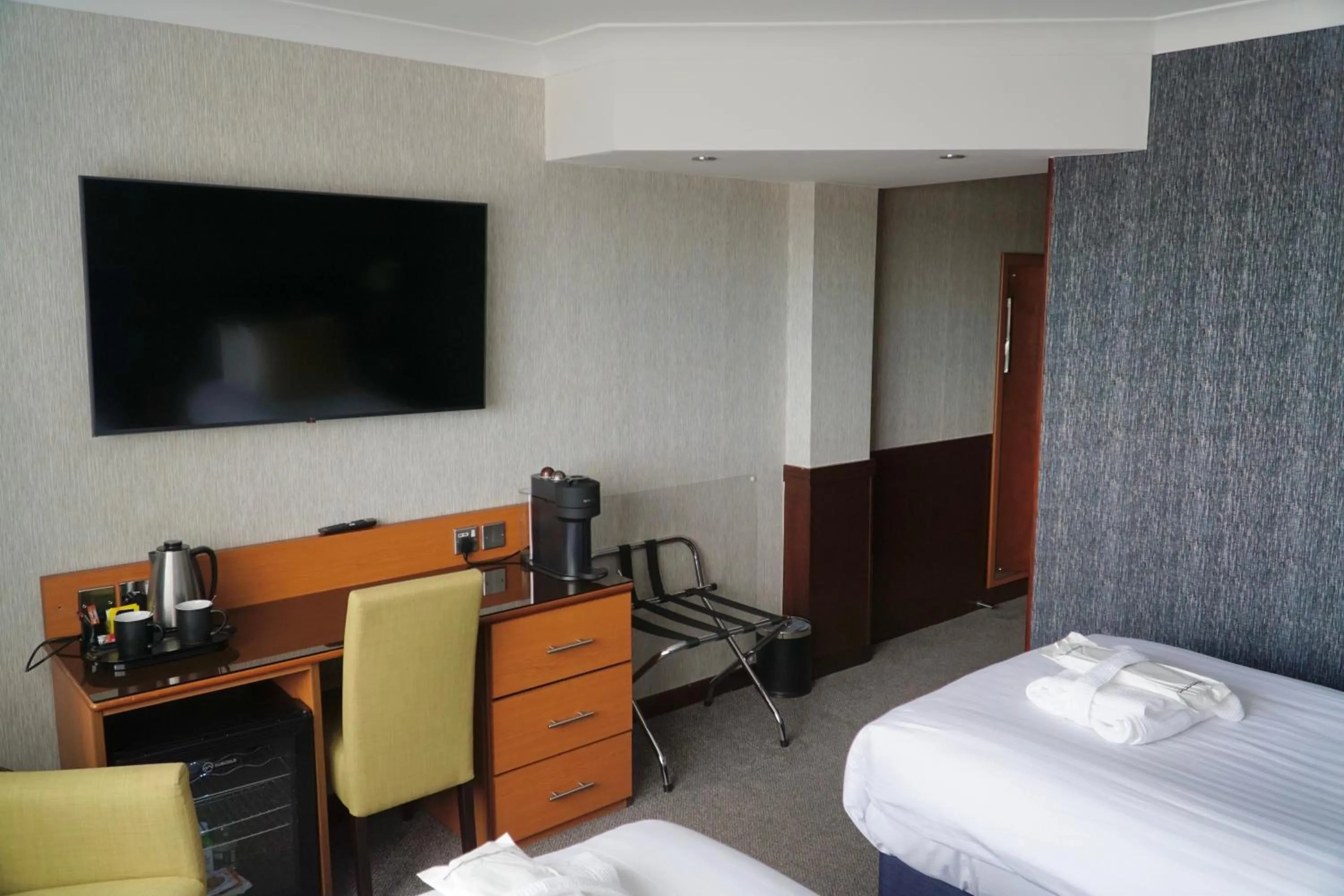 Bedroom, Bed in The Liner at Liverpool