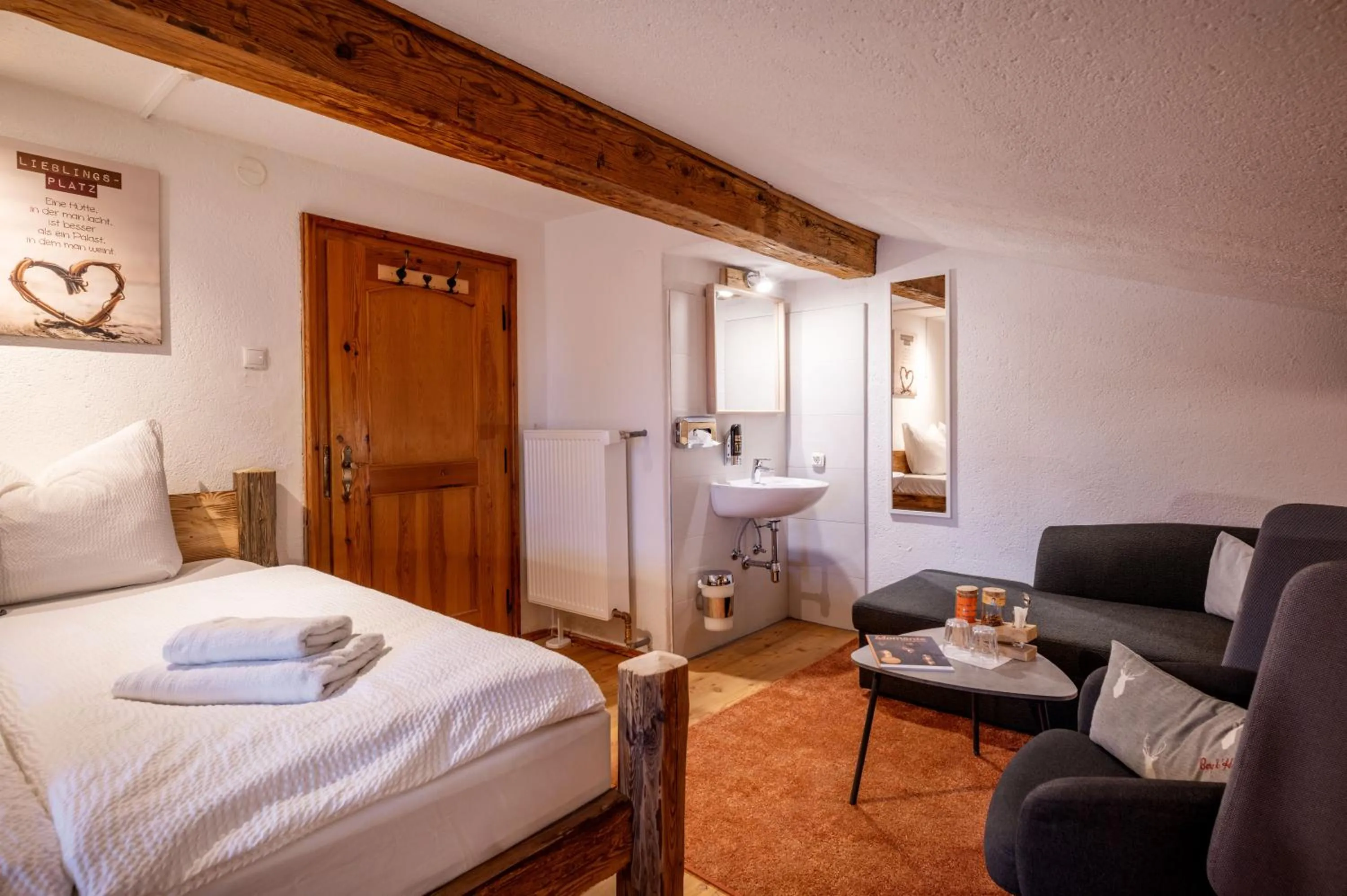 Bed in Berg'k'hof Kaisertal - Alpine Hideaway