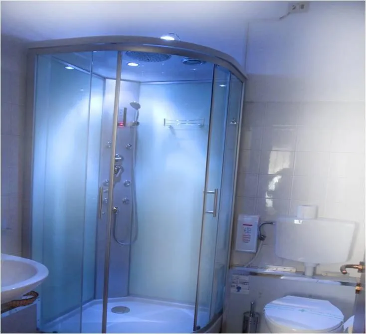 Bathroom in B&B Music