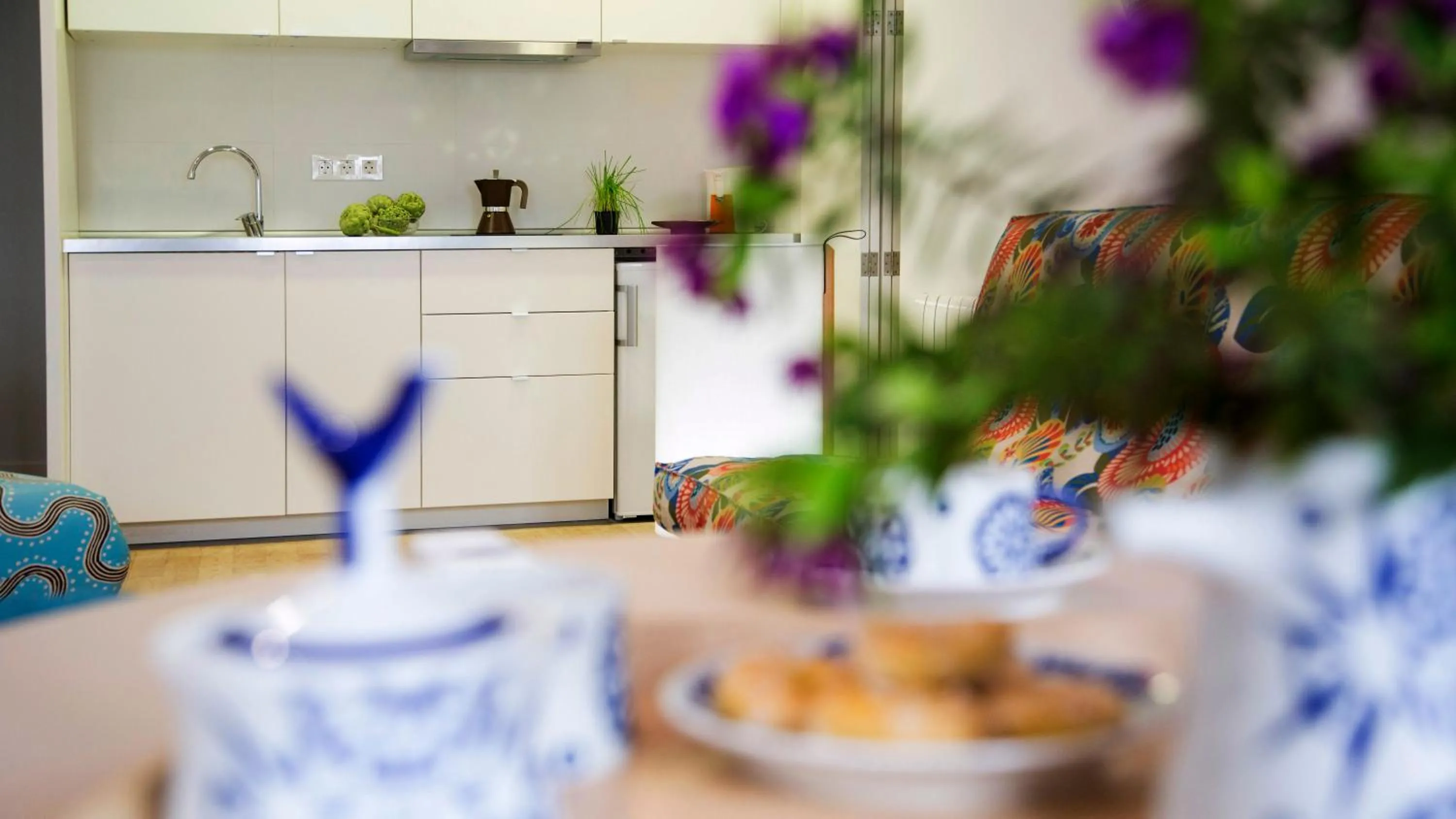 Decorative detail, Kitchen/Kitchenette in El Faro de Pepa by Como en Casa