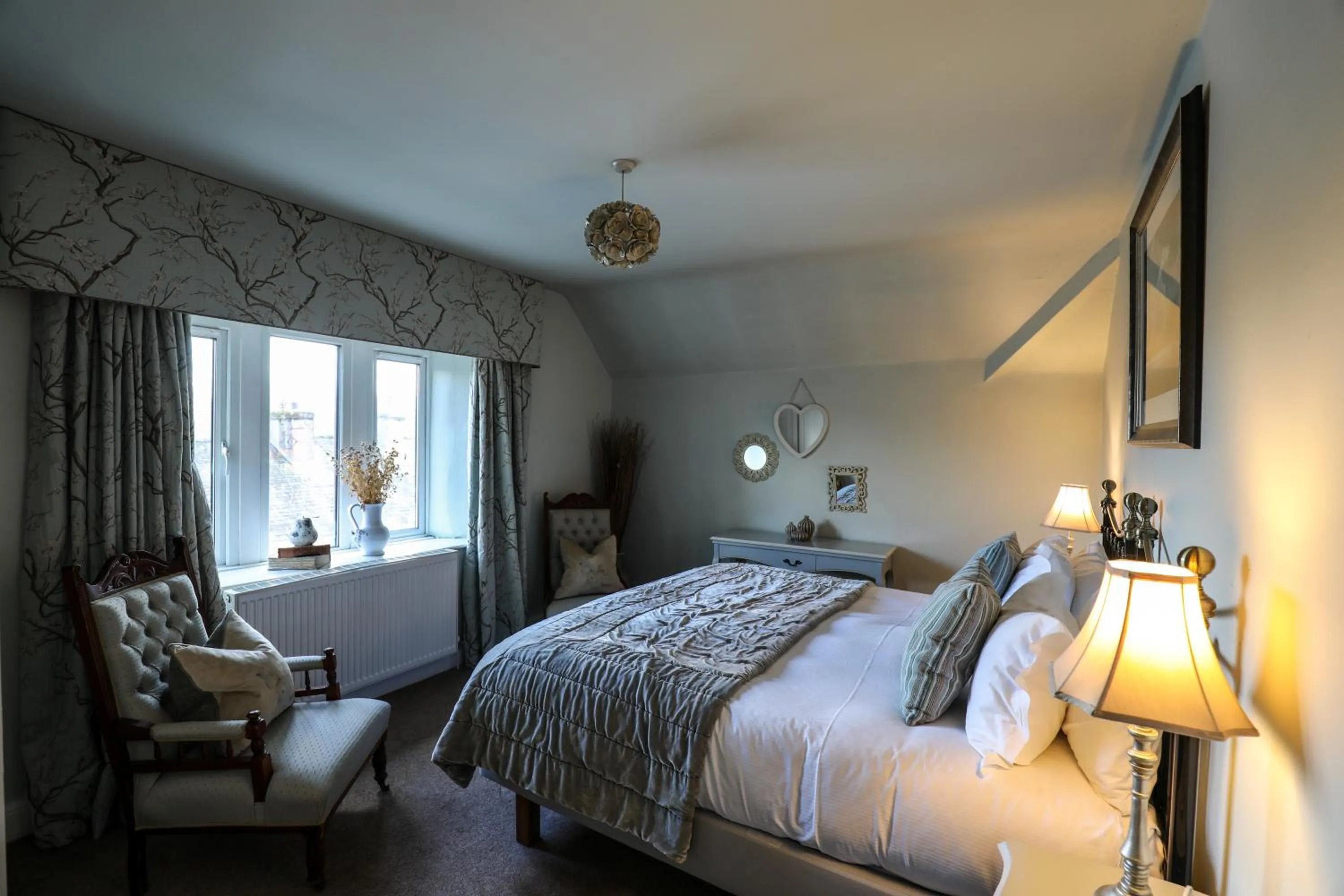 Bed in The Black Swan