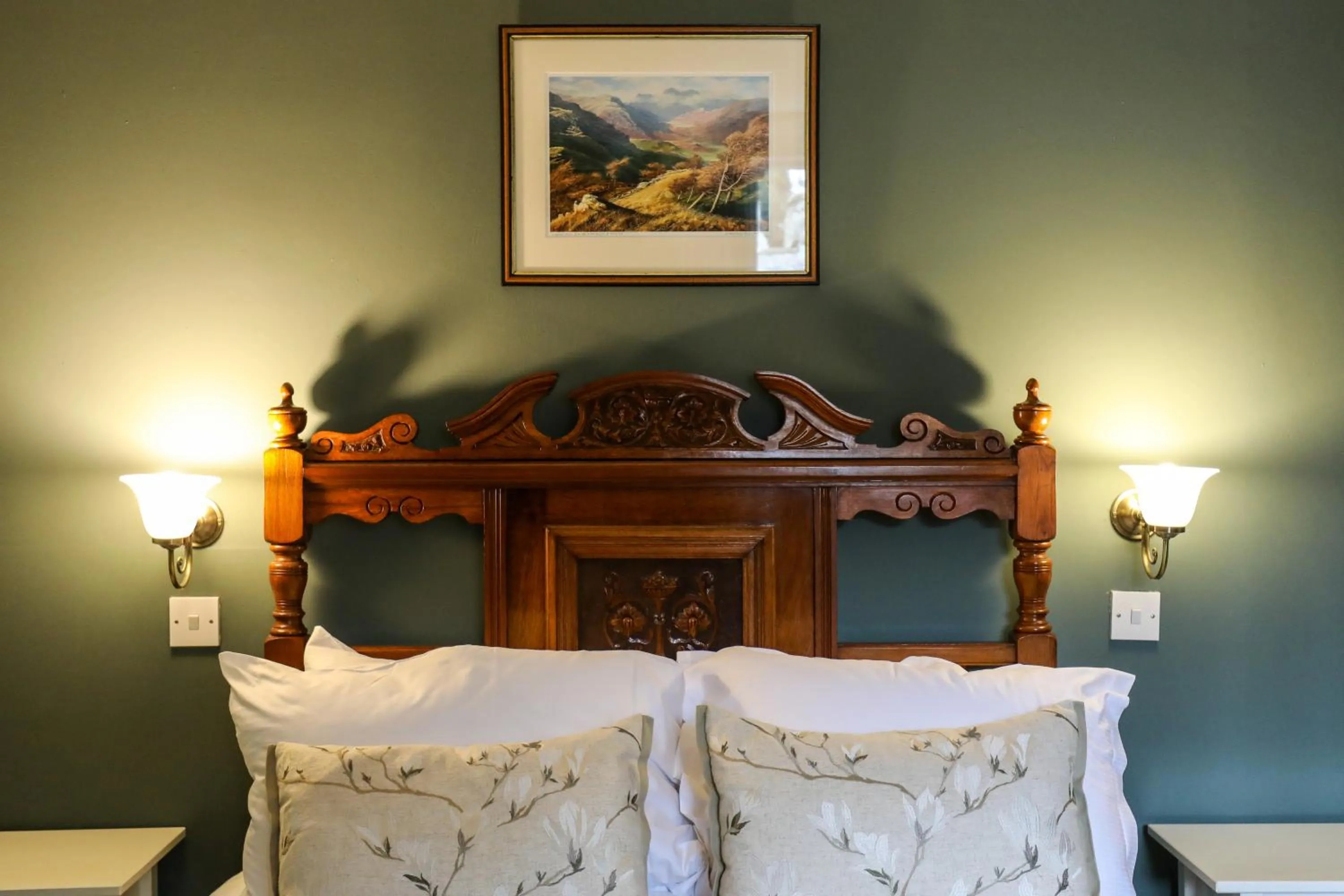 Bed in The Black Swan