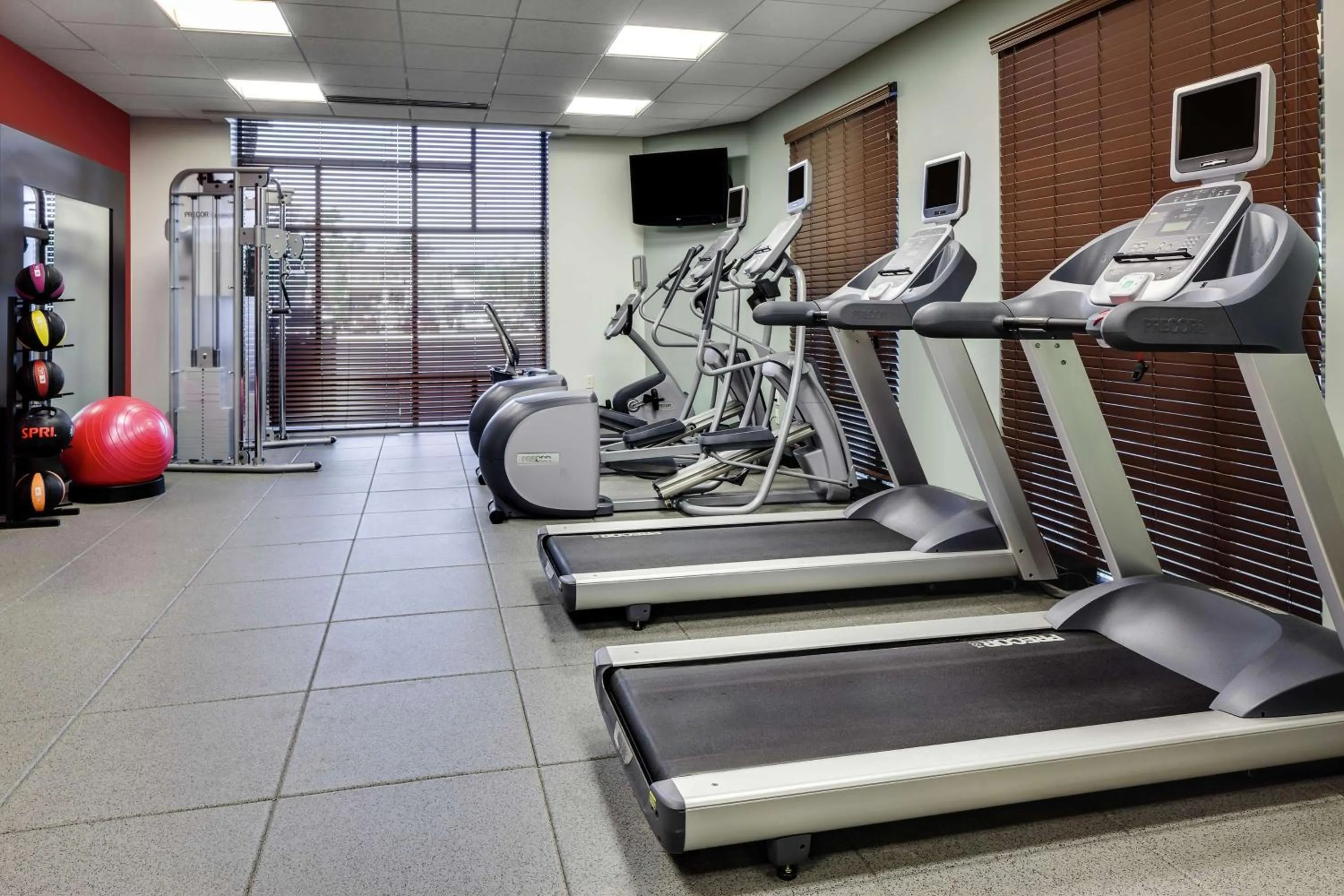 Fitness centre/facilities in Hilton Garden Inn Manhattan Kansas