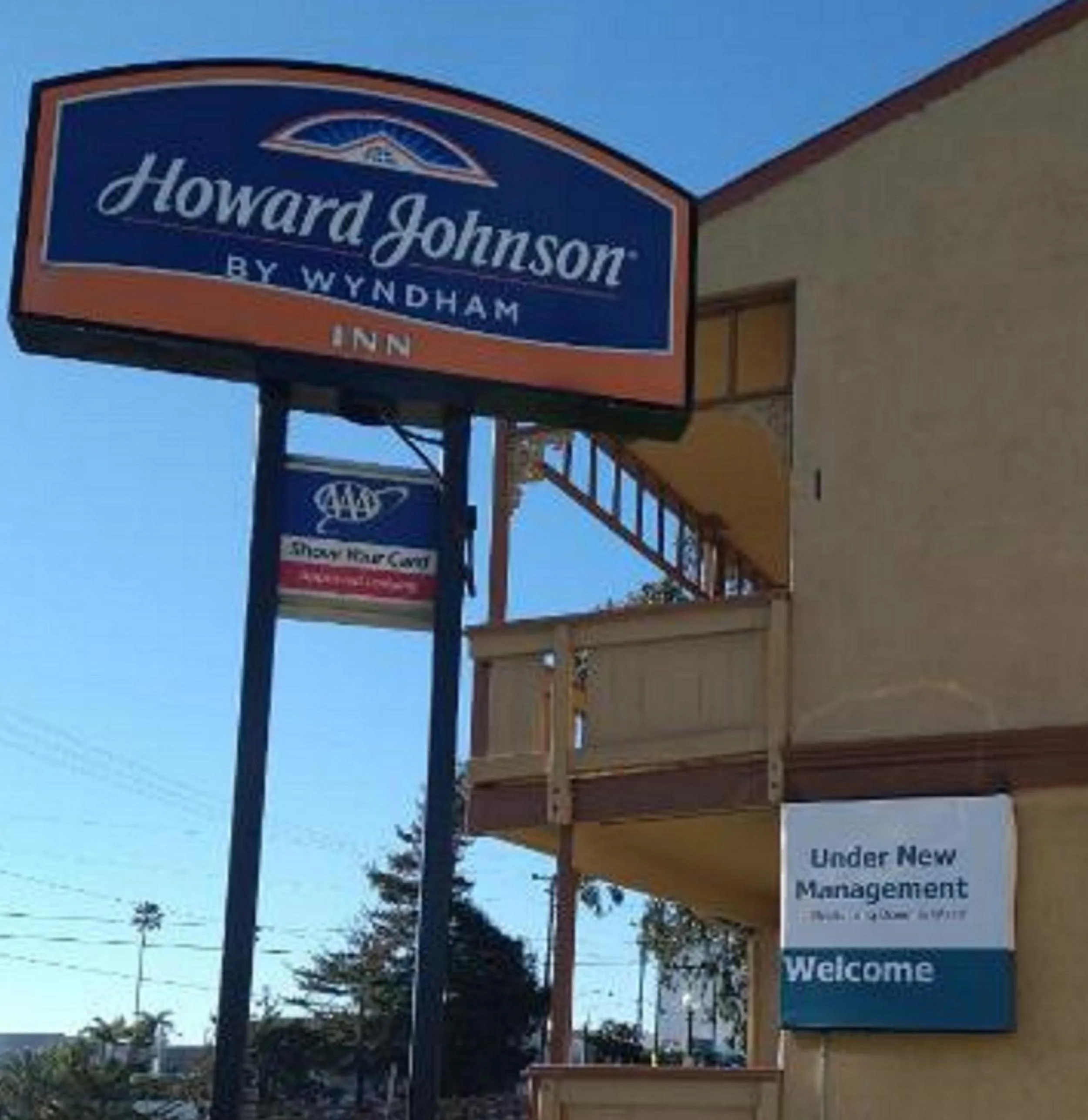 Property building in Howard Johnson by Wyndham Santa Cruz